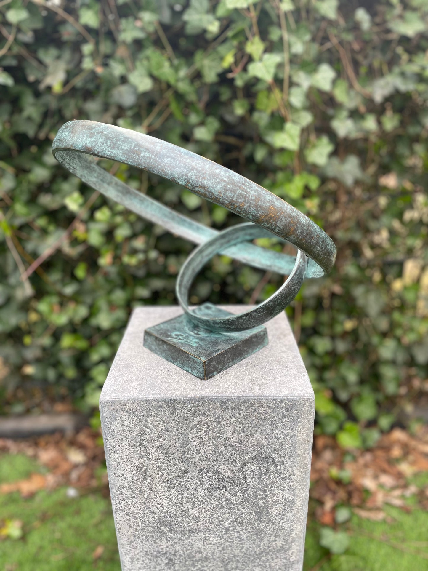 Celestial Rings – Bronze Sculpture. 30x35x30cm - 2.9Kg