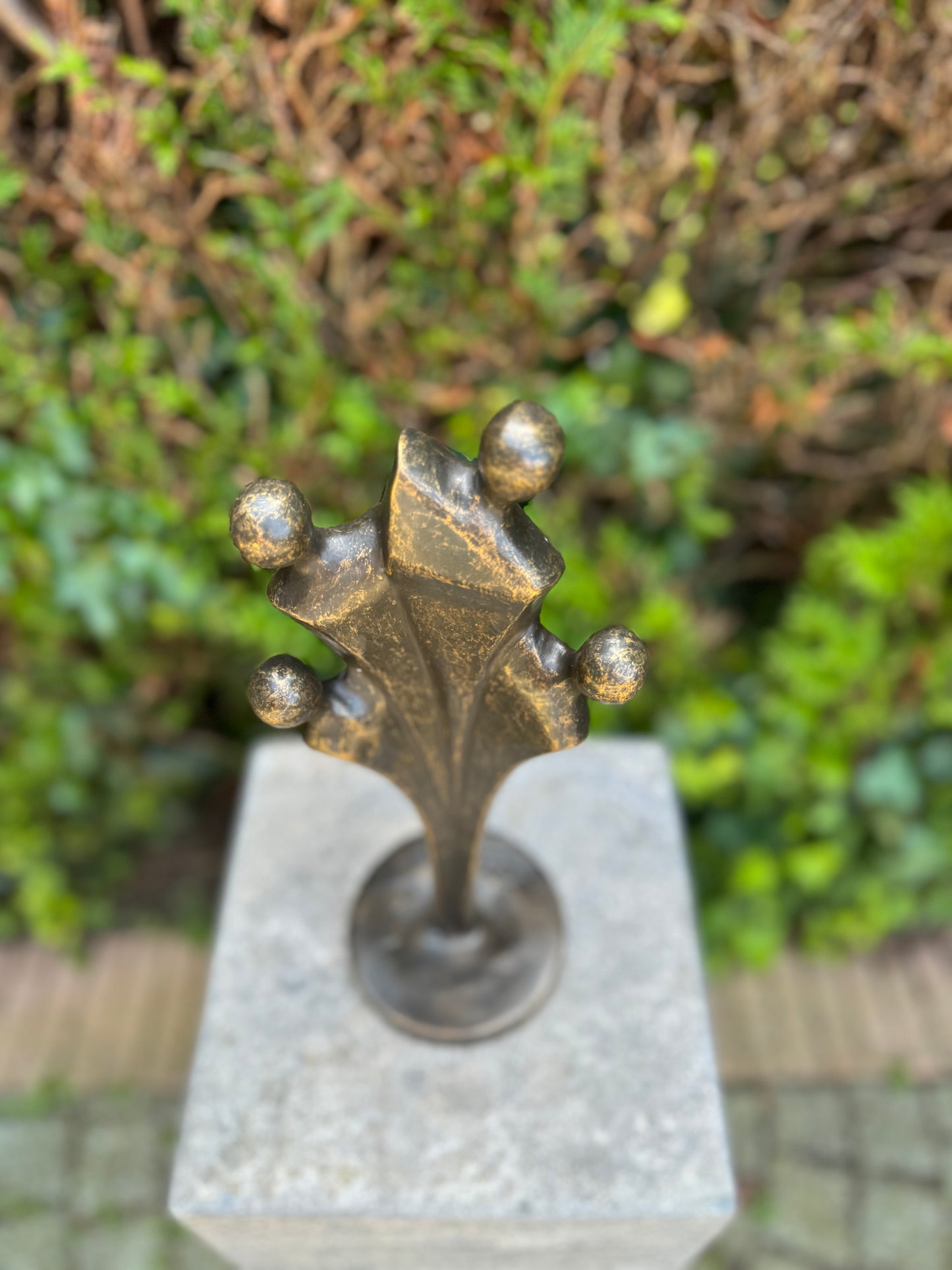 Family Unity – Bronze Sculpture. 11x11x33cm - 1.7Kg