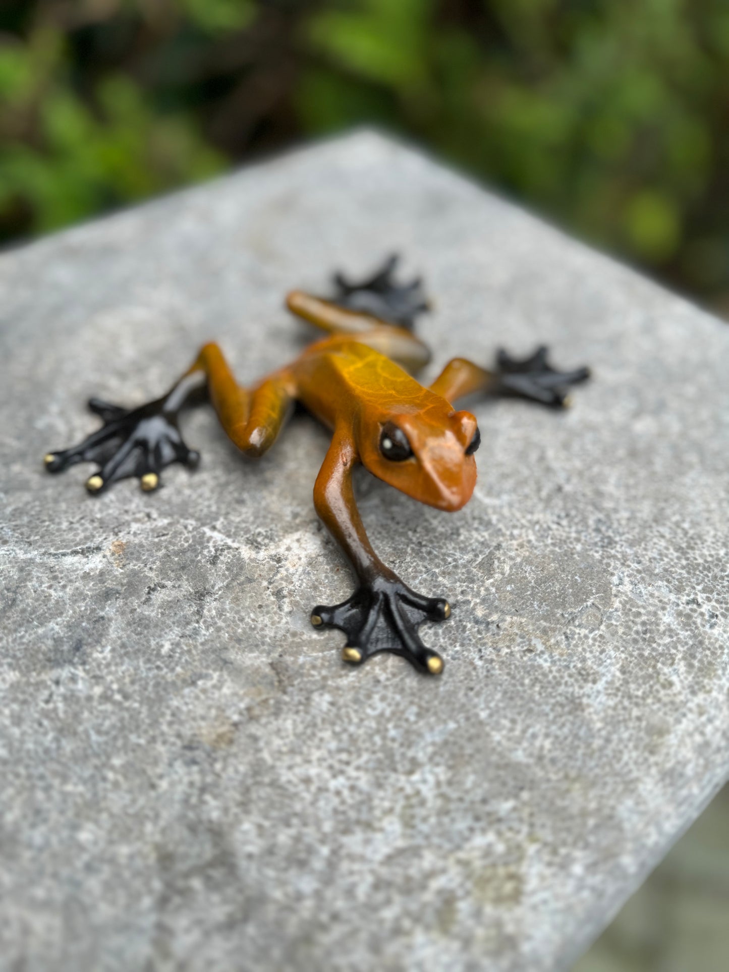 Agile Frog – Bronze Sculpture. 11x13x3cm - 0.4Kg