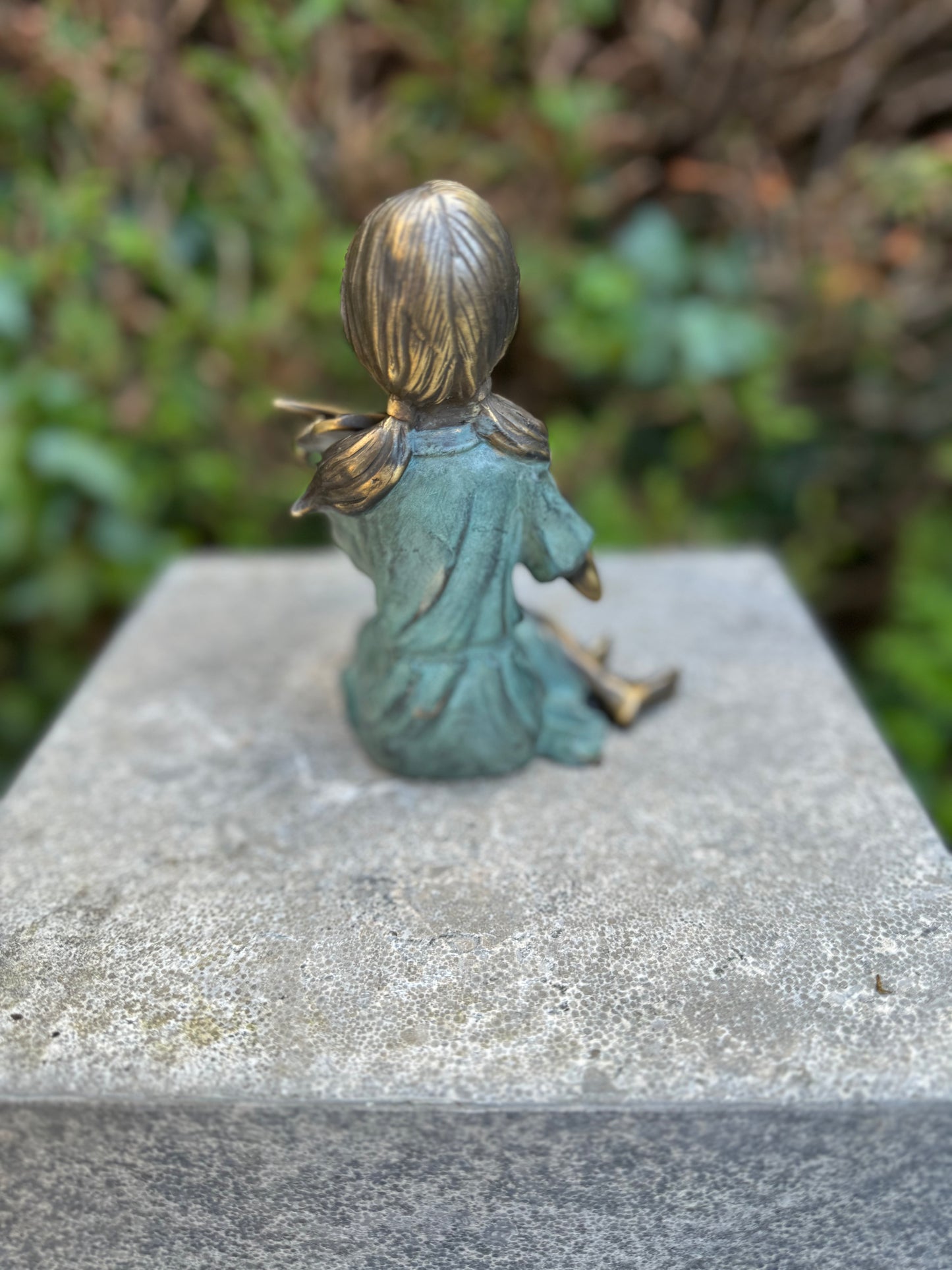 Girl Playing Violin – Bronze Sculpture. 12x9x15cm - 0.9Kg