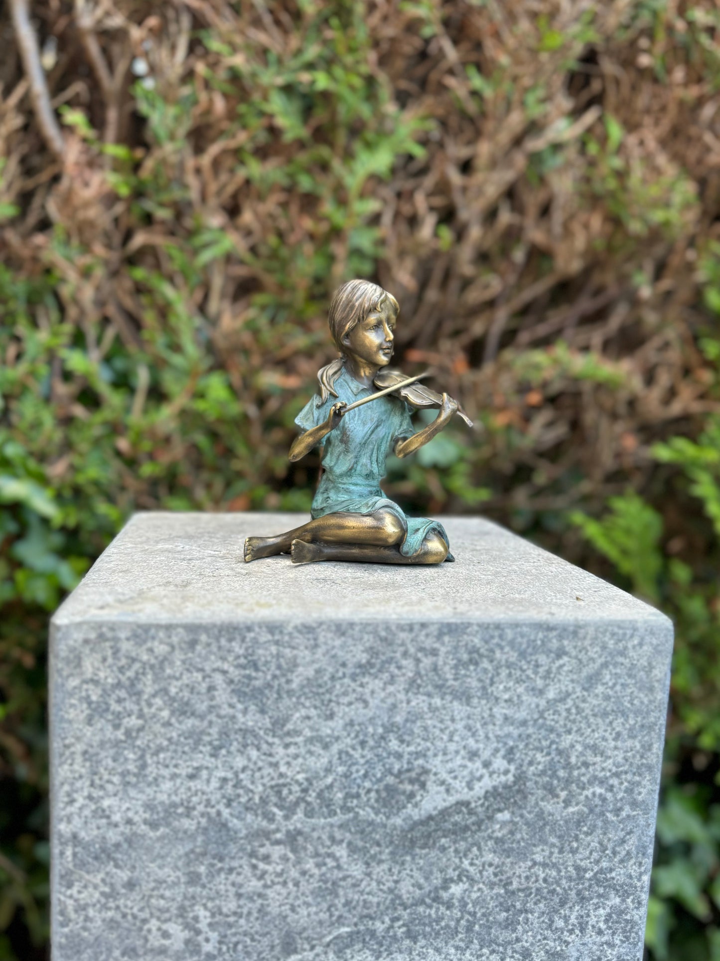 Girl Playing Violin – Bronze Sculpture. 12x9x15cm - 0.9Kg