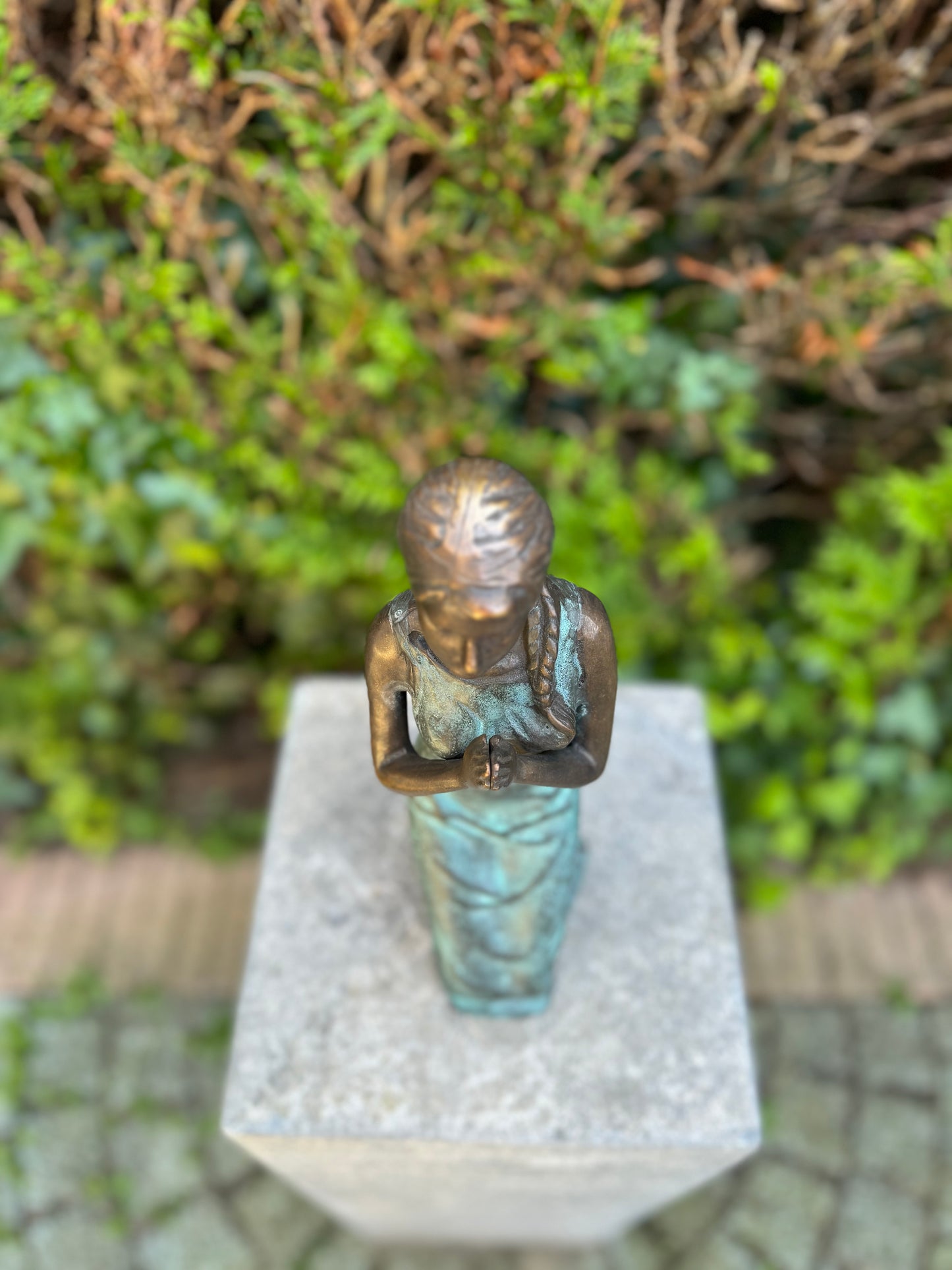 Prayerful Woman – Bronze Sculpture. 31x10x16cm - 5Kg