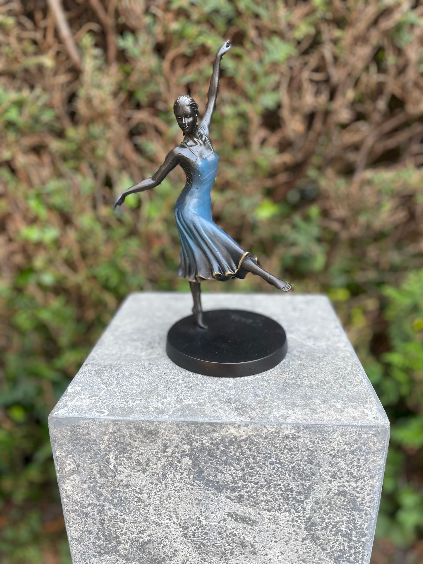 Graceful Dancer – Bronze Sculpture. 12x12x27cm - 2Kg