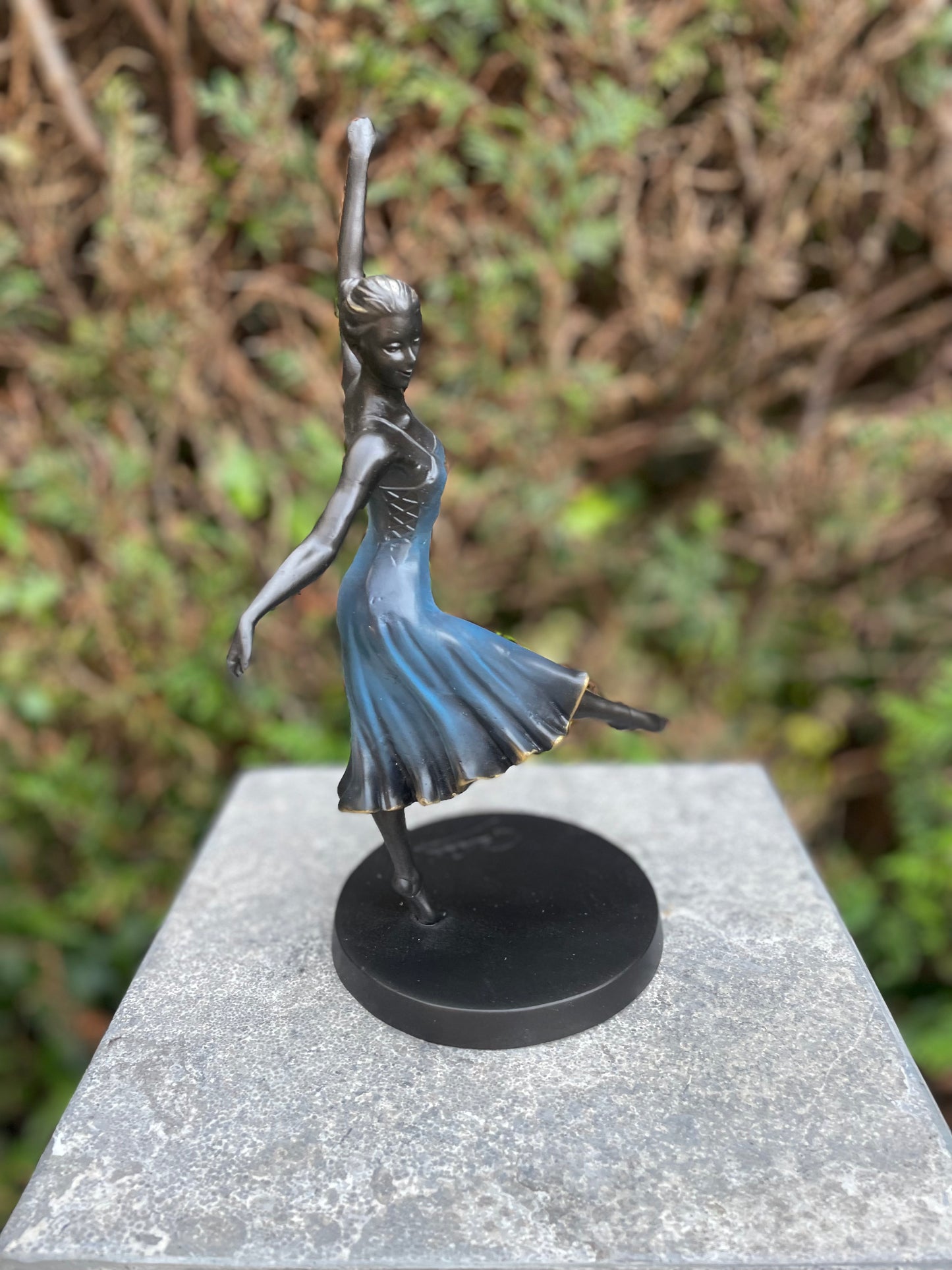 Graceful Dancer – Bronze Sculpture. 12x12x27cm - 2Kg