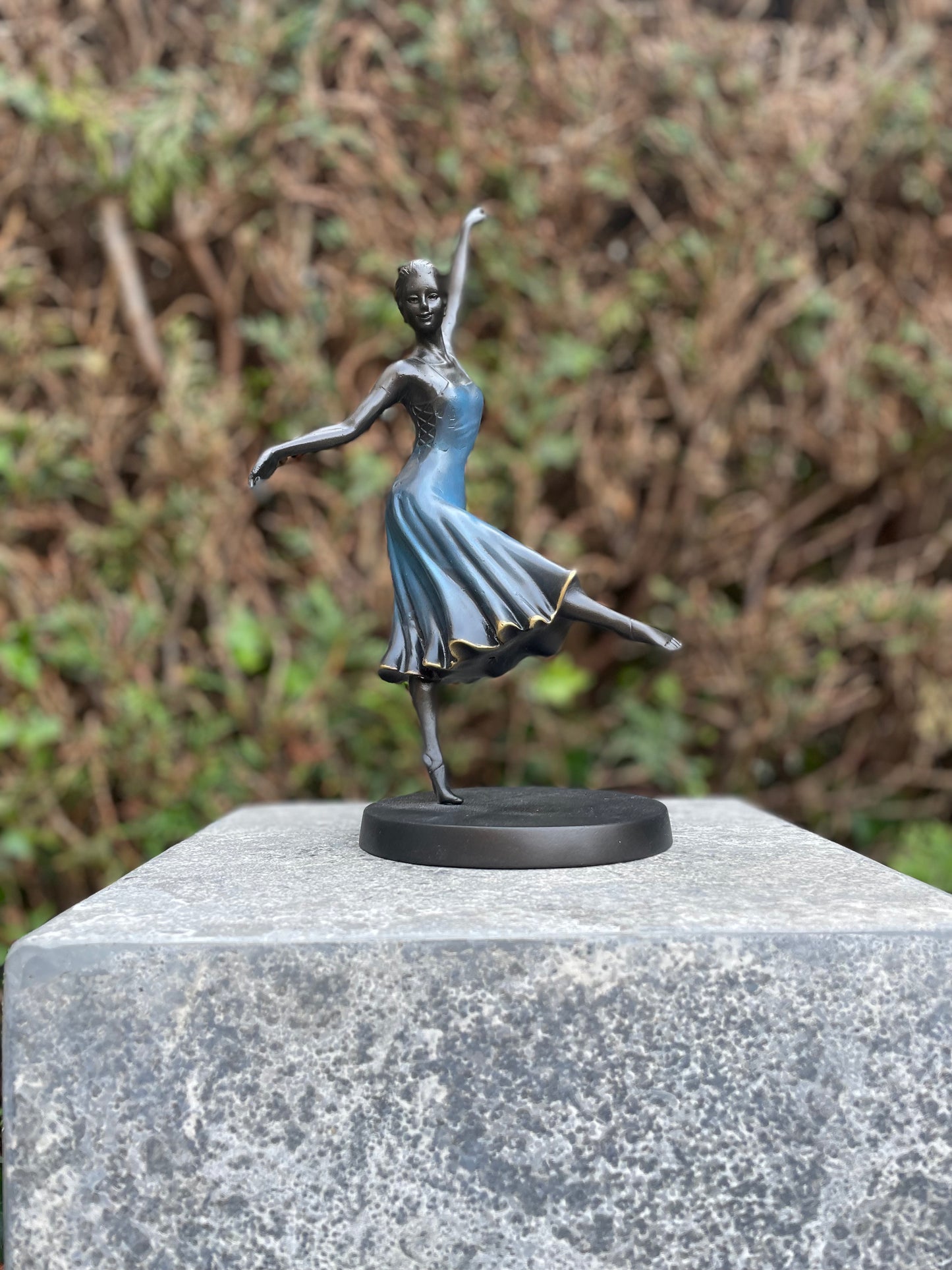 Graceful Dancer – Bronze Sculpture. 12x12x27cm - 2Kg