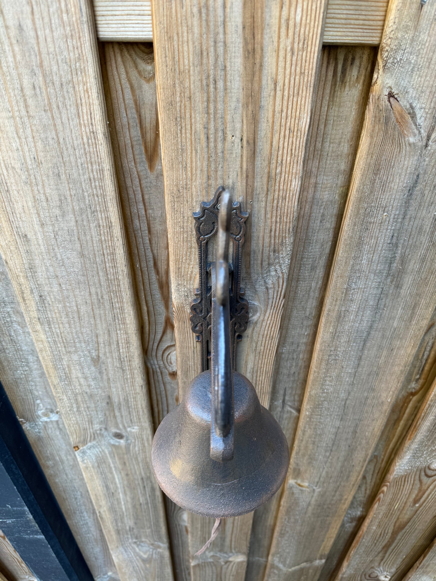 Welcome Wall Bell – Iron Sculpture. 14x39cm - 5.5Kg