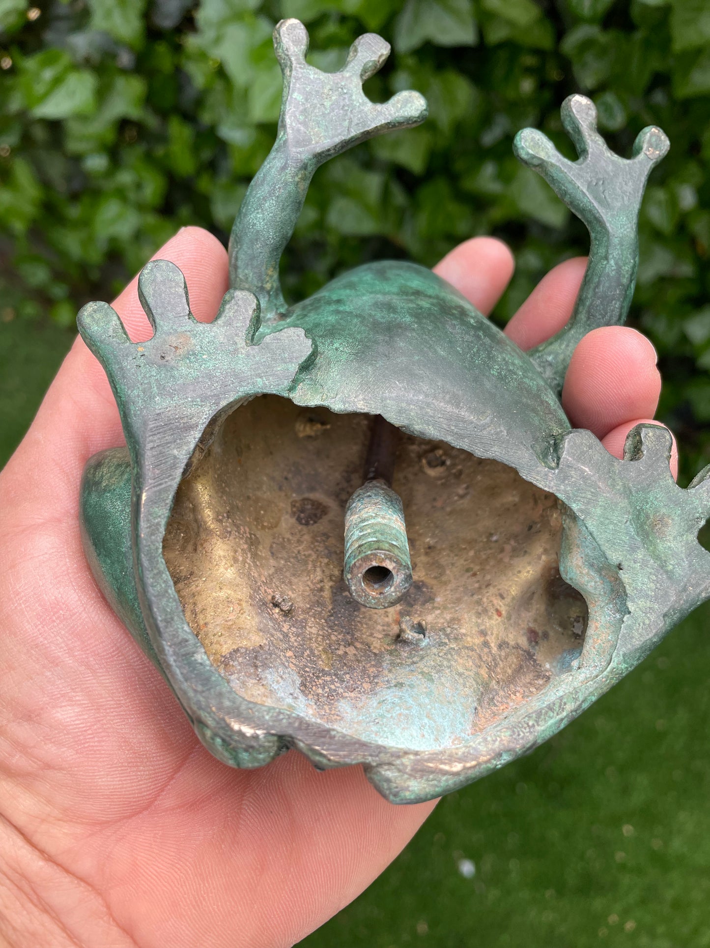 Crouching Frog – Bronze Sculpture. 14x13x6cm - 0.5Kg