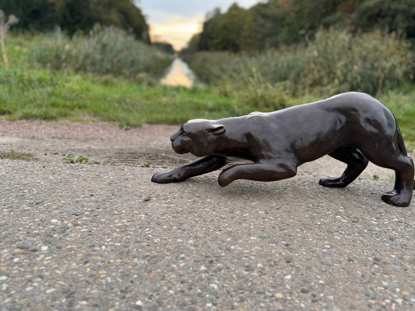 Stretching Panther – Bronze Sculpture. 90x19x30cm - 12Kg