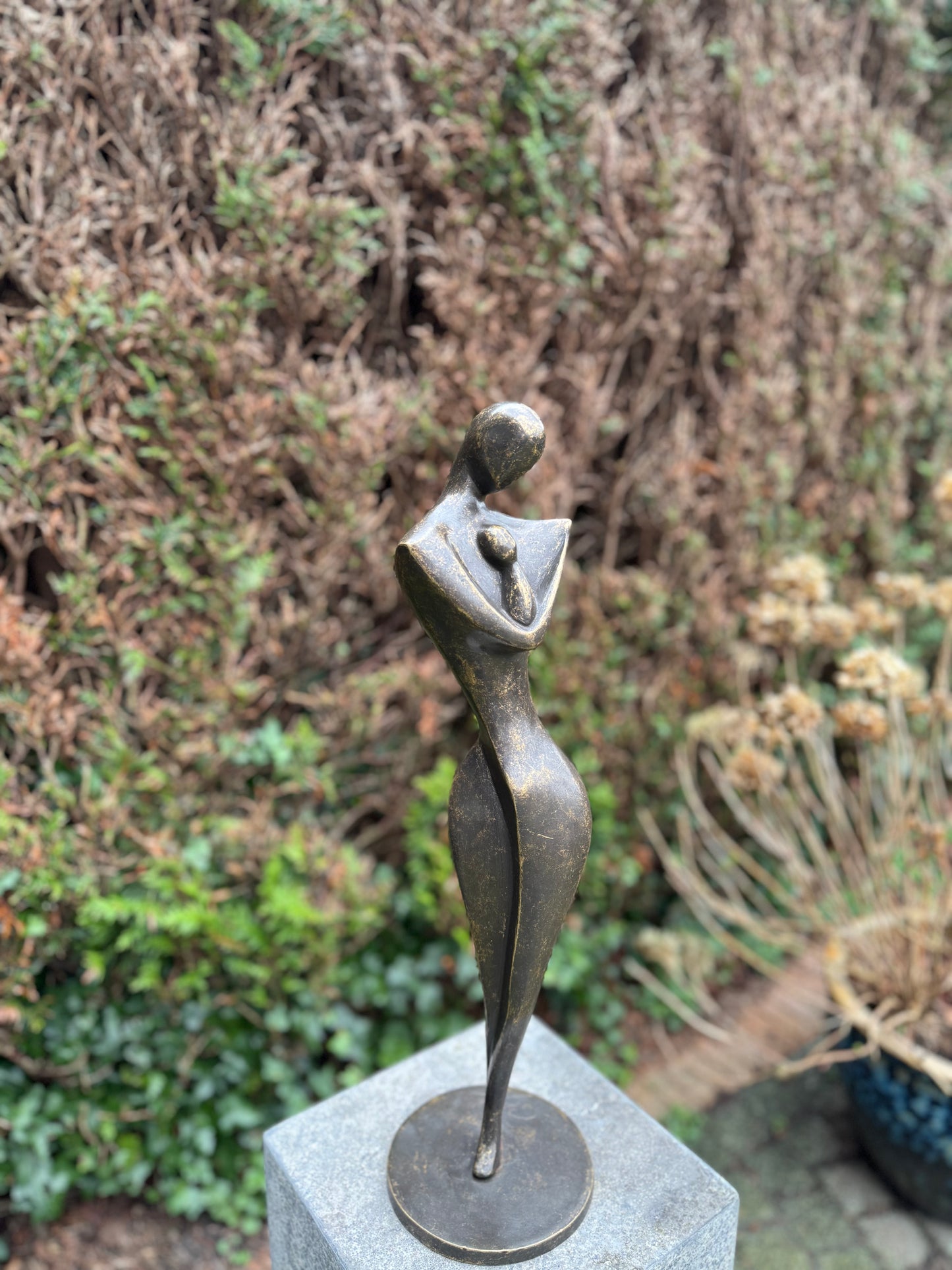 Mother's Embrace – Bronze Sculpture. 15x15x54cm - 3.5Kg