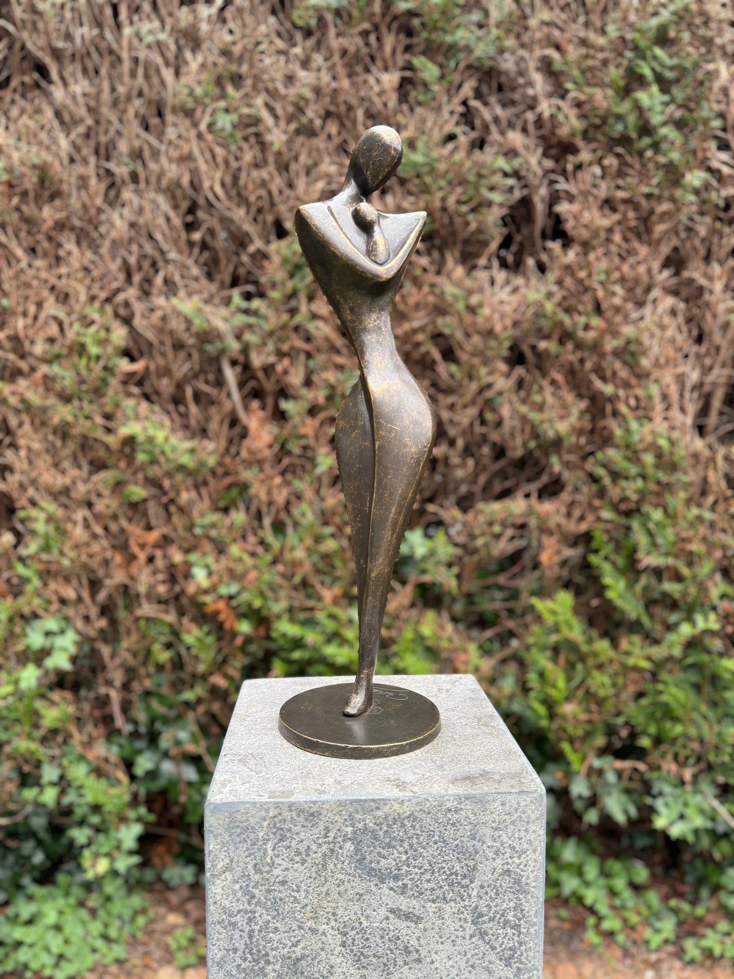 Mother's Embrace – Bronze Sculpture. 15x15x54cm - 3.5Kg