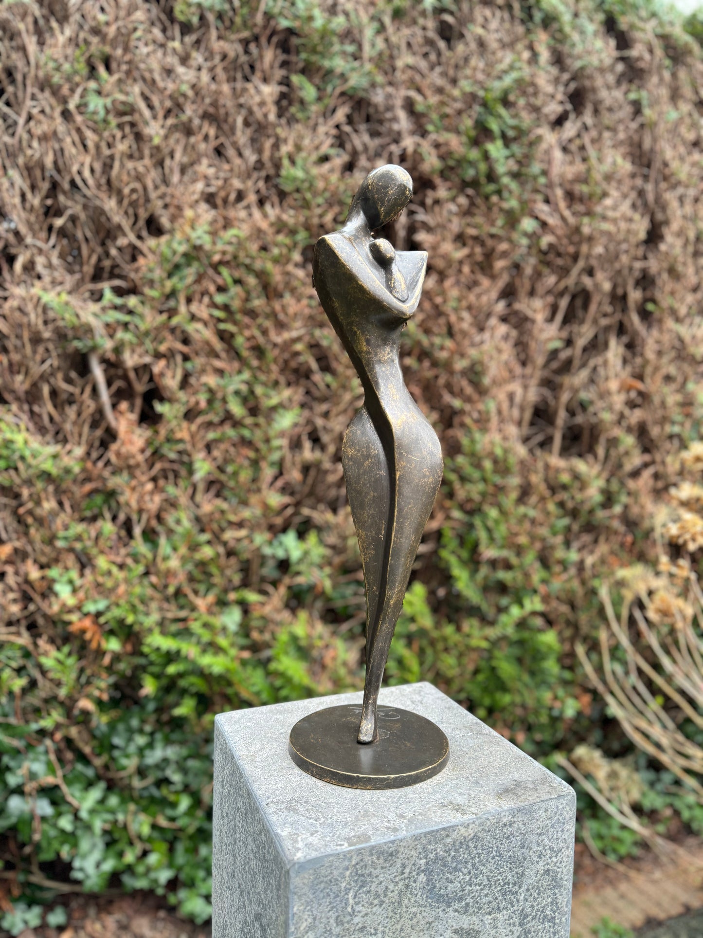 Mother's Embrace – Bronze Sculpture. 15x15x54cm - 3.5Kg