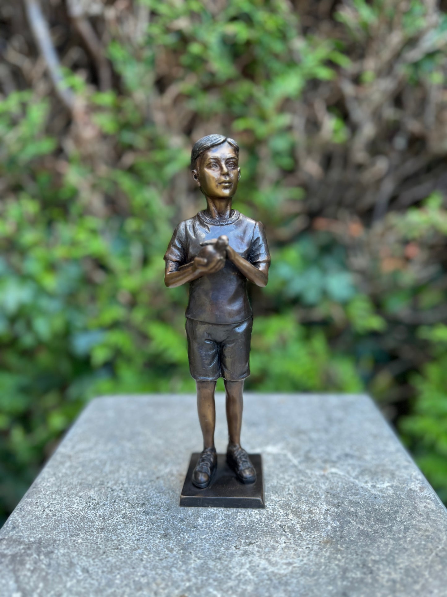 Young Curiosity – Bronze Sculpture. 6x5x20cm - 2Kg