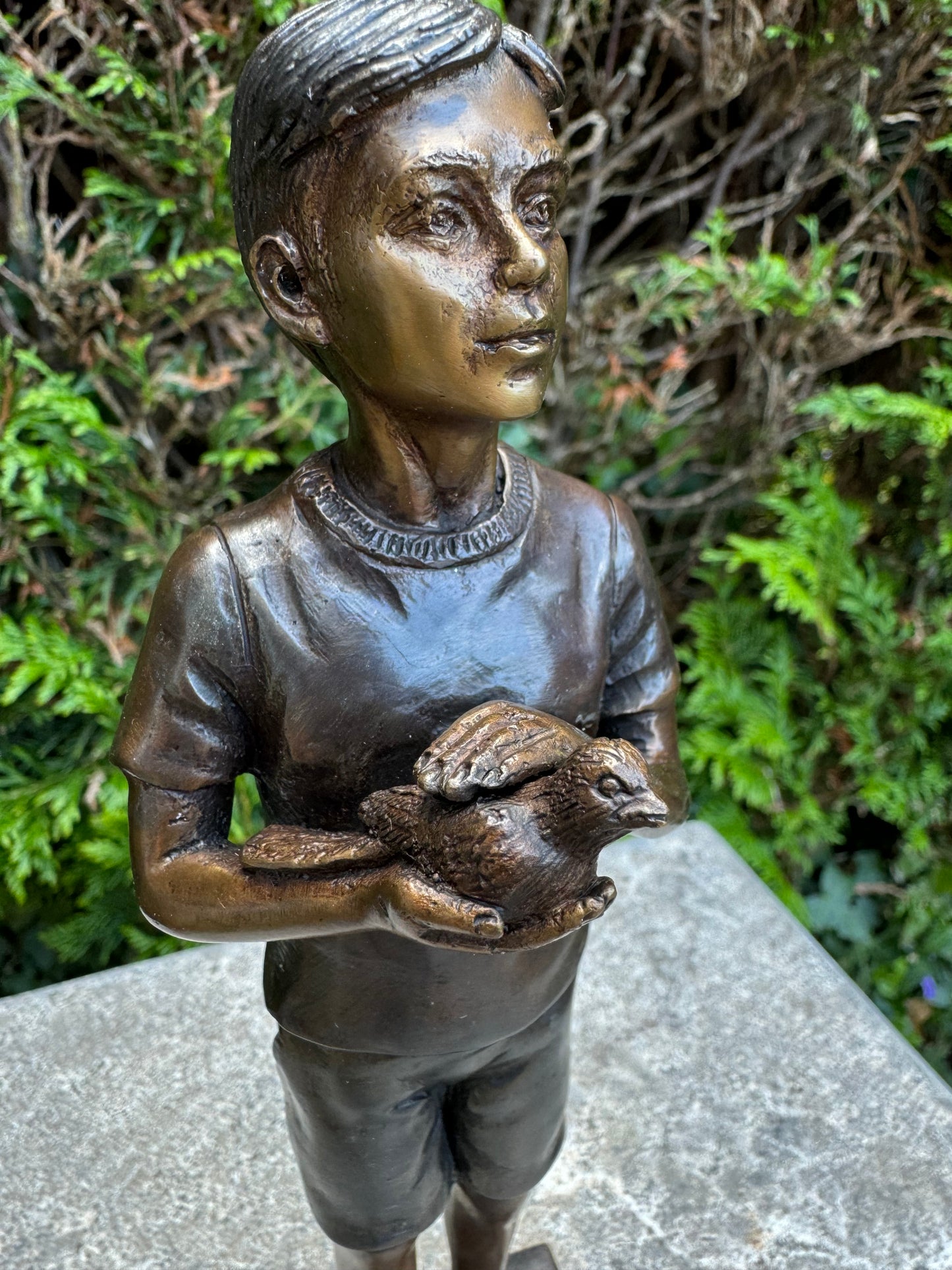 Young Curiosity – Bronze Sculpture. 6x5x20cm - 2Kg