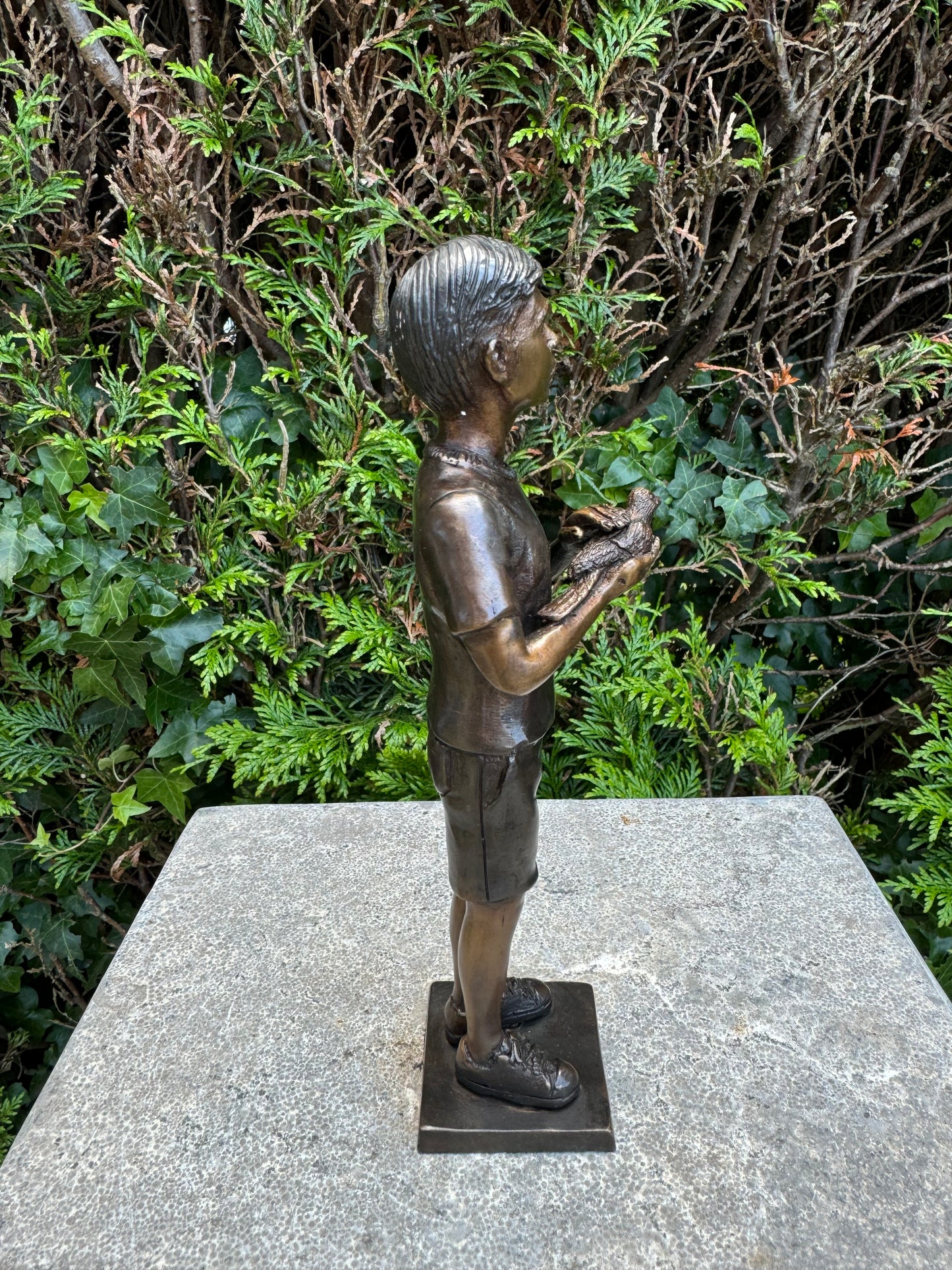 Young Curiosity – Bronze Sculpture. 6x5x20cm - 2Kg