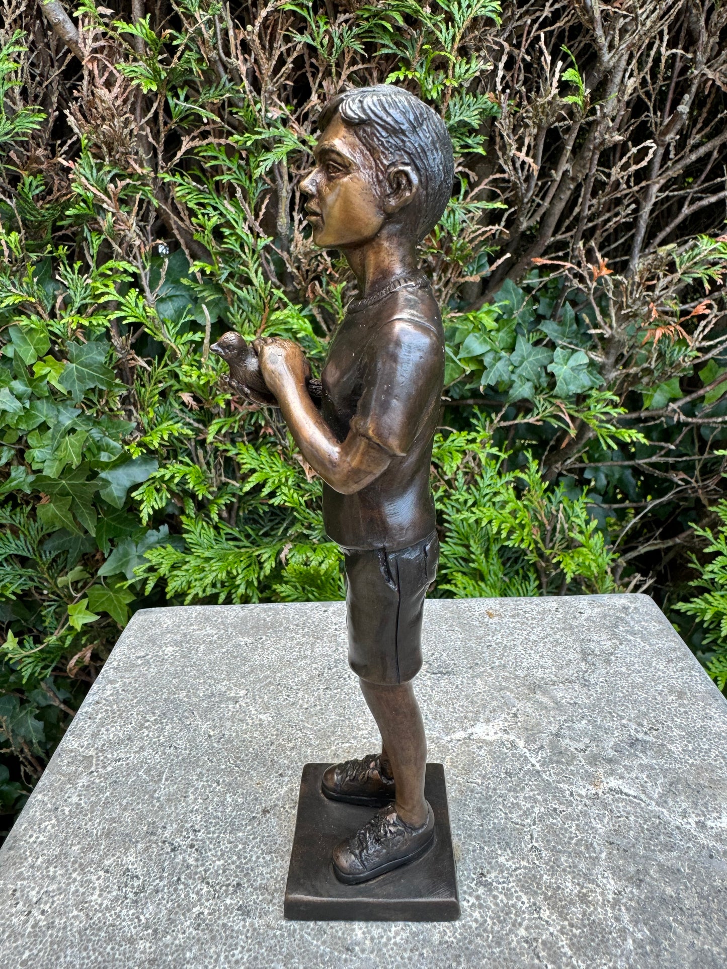 Young Curiosity – Bronze Sculpture. 6x5x20cm - 2Kg