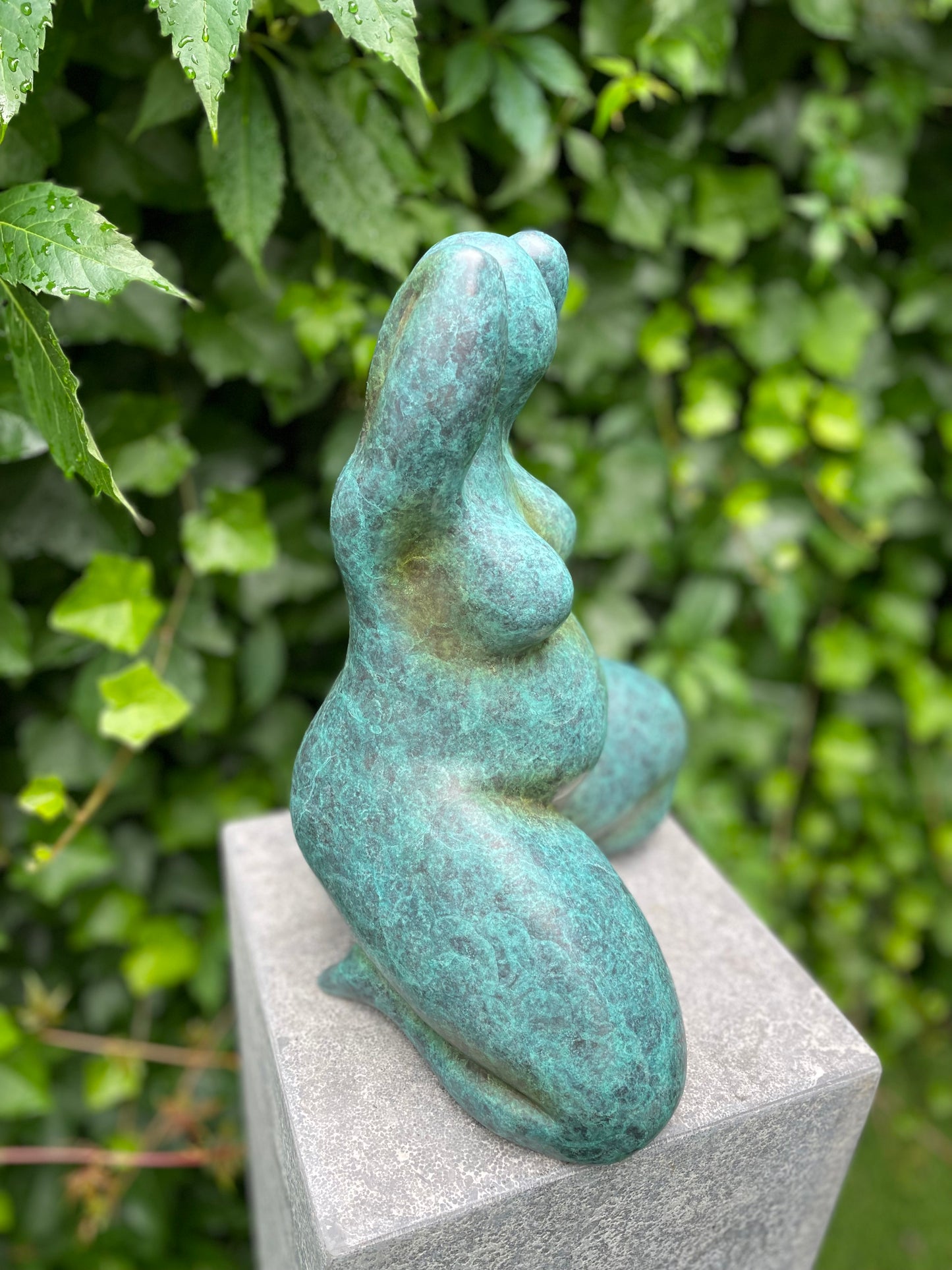 Kneeling Form – Bronze Sculpture. 36x17x32cm - 4.4Kg