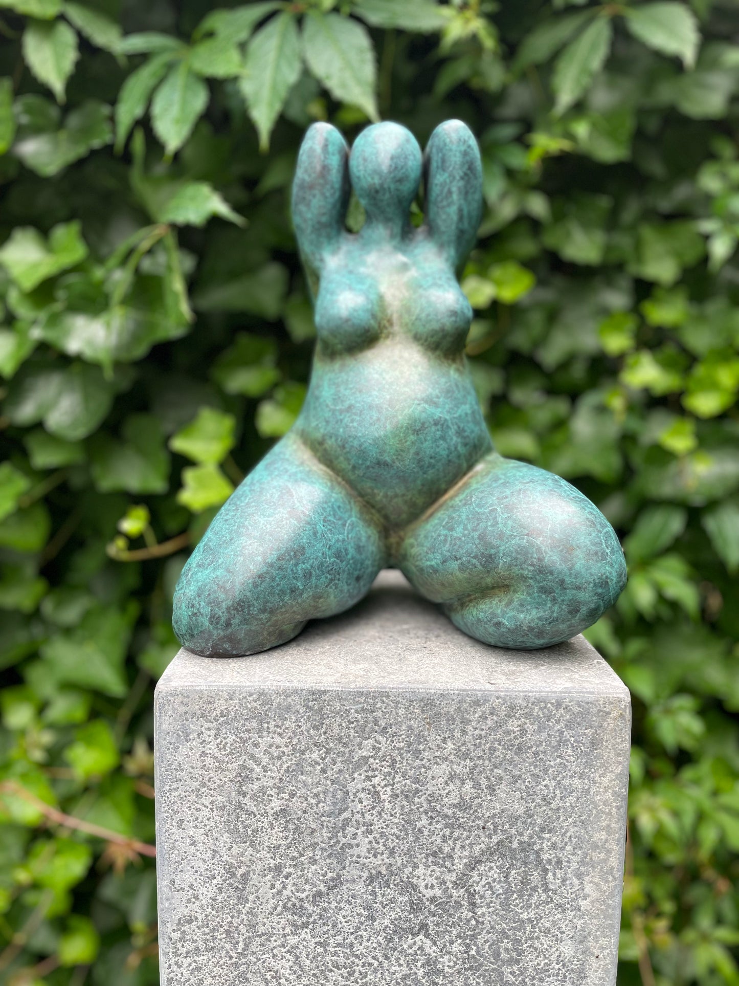 Kneeling Form – Bronze Sculpture. 36x17x32cm - 4.4Kg