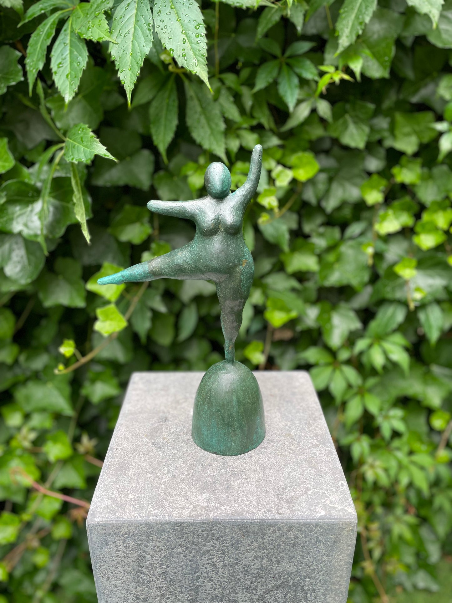 Dancing Grace – Bronze Sculpture. 17x9x32cm - 1.2Kg