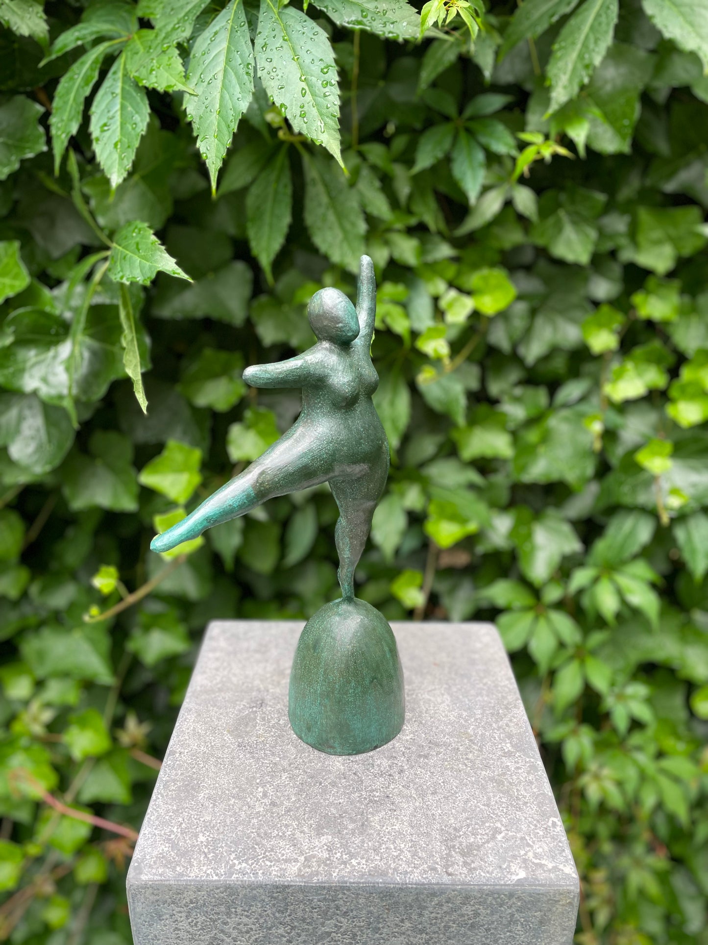 Dancing Grace – Bronze Sculpture. 17x9x32cm - 1.2Kg