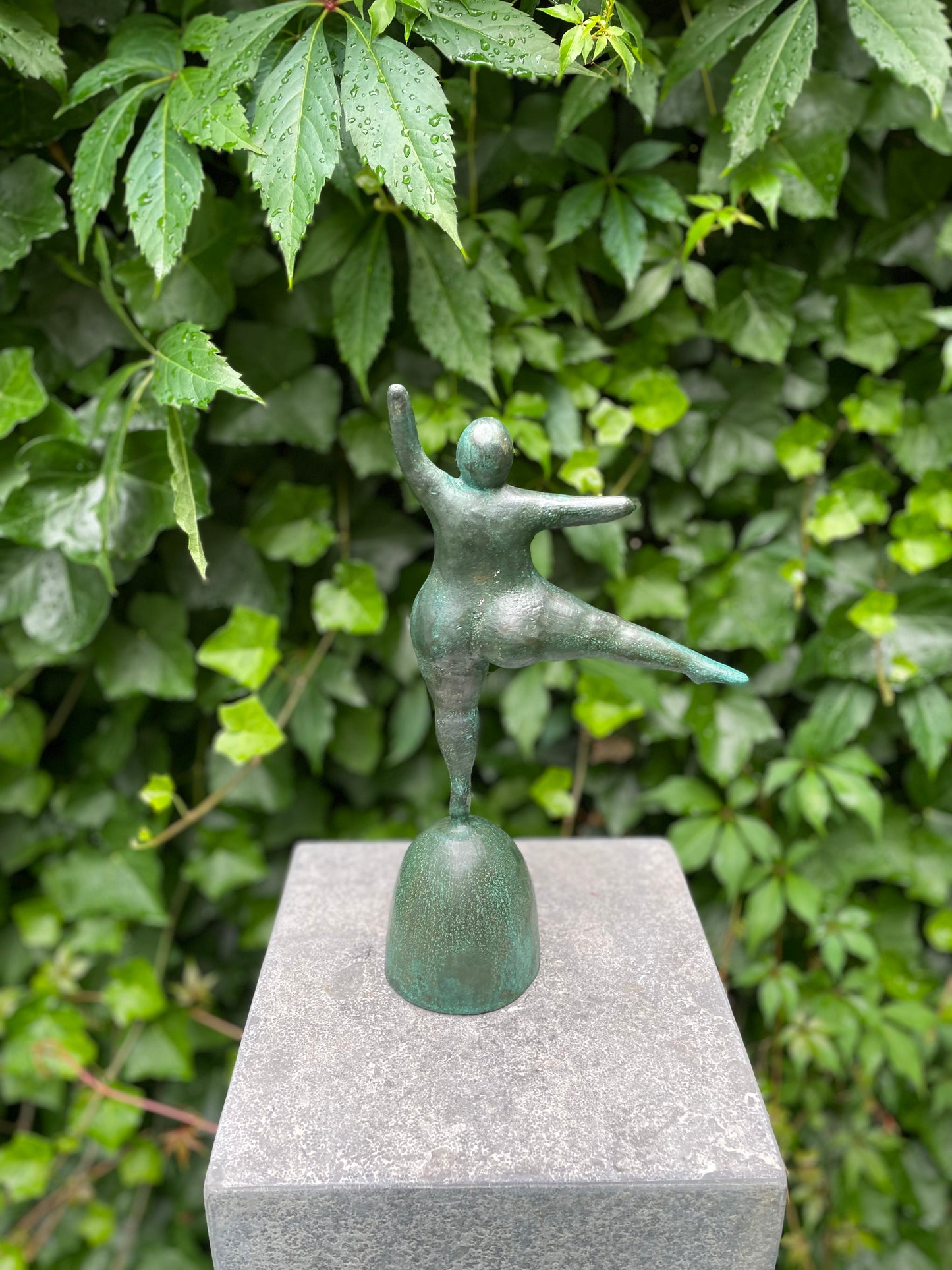 Dancing Grace – Bronze Sculpture. 17x9x32cm - 1.2Kg