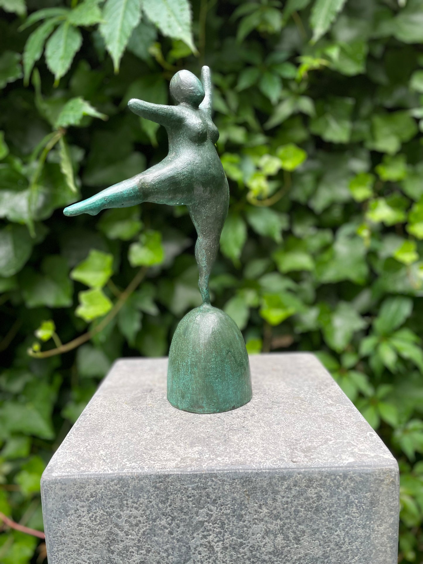 Dancing Grace – Bronze Sculpture. 17x9x32cm - 1.2Kg