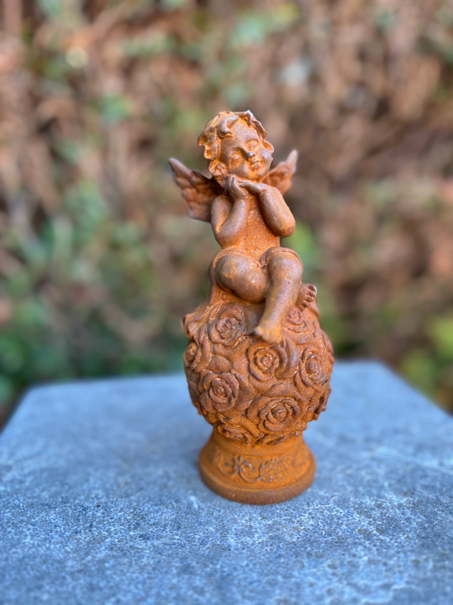 Angel of Roses – Iron Sculpture. 15x7x7cm - 0.8Kg