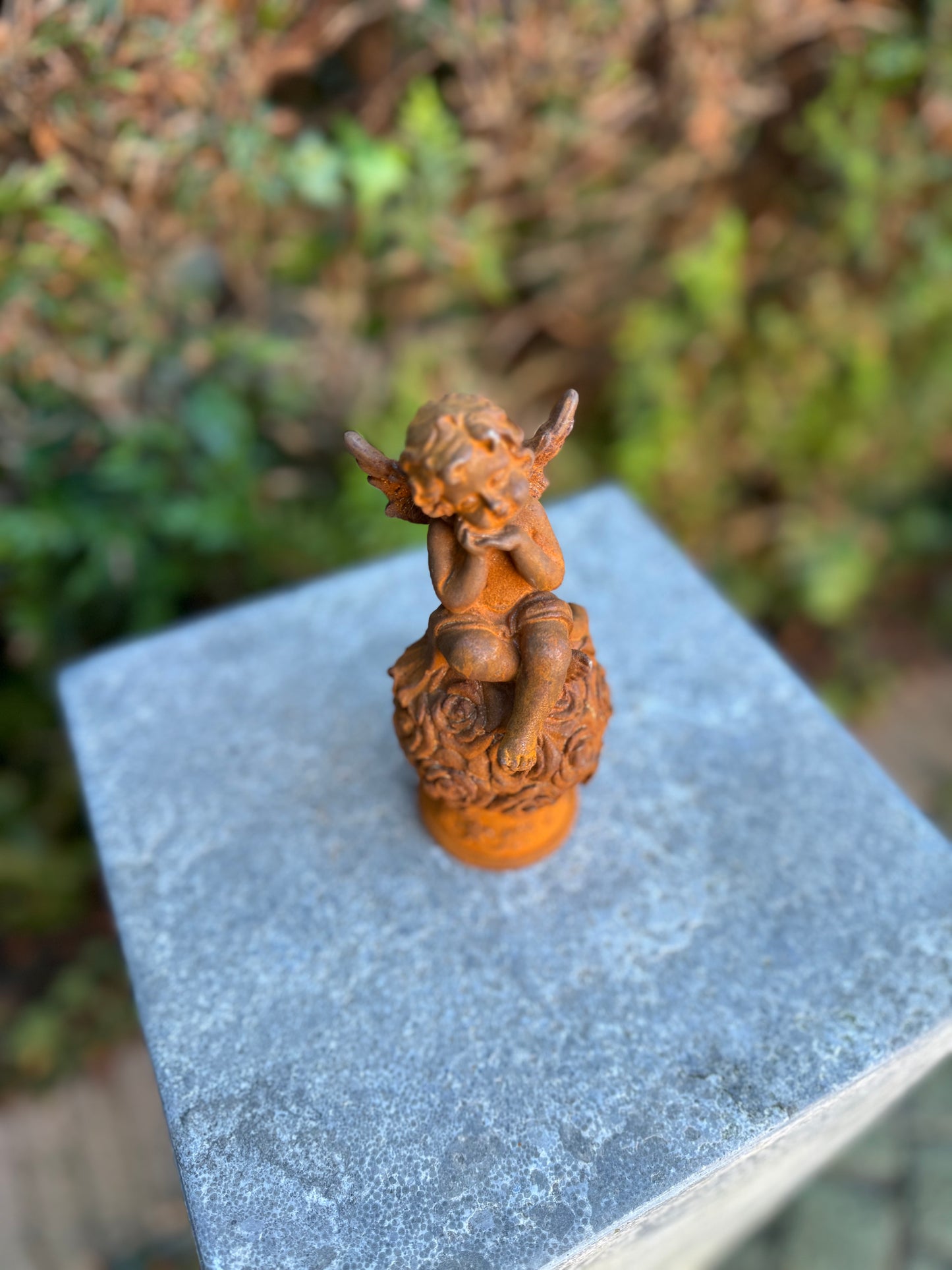 Angel of Roses – Iron Sculpture. 15x7x7cm - 0.8Kg