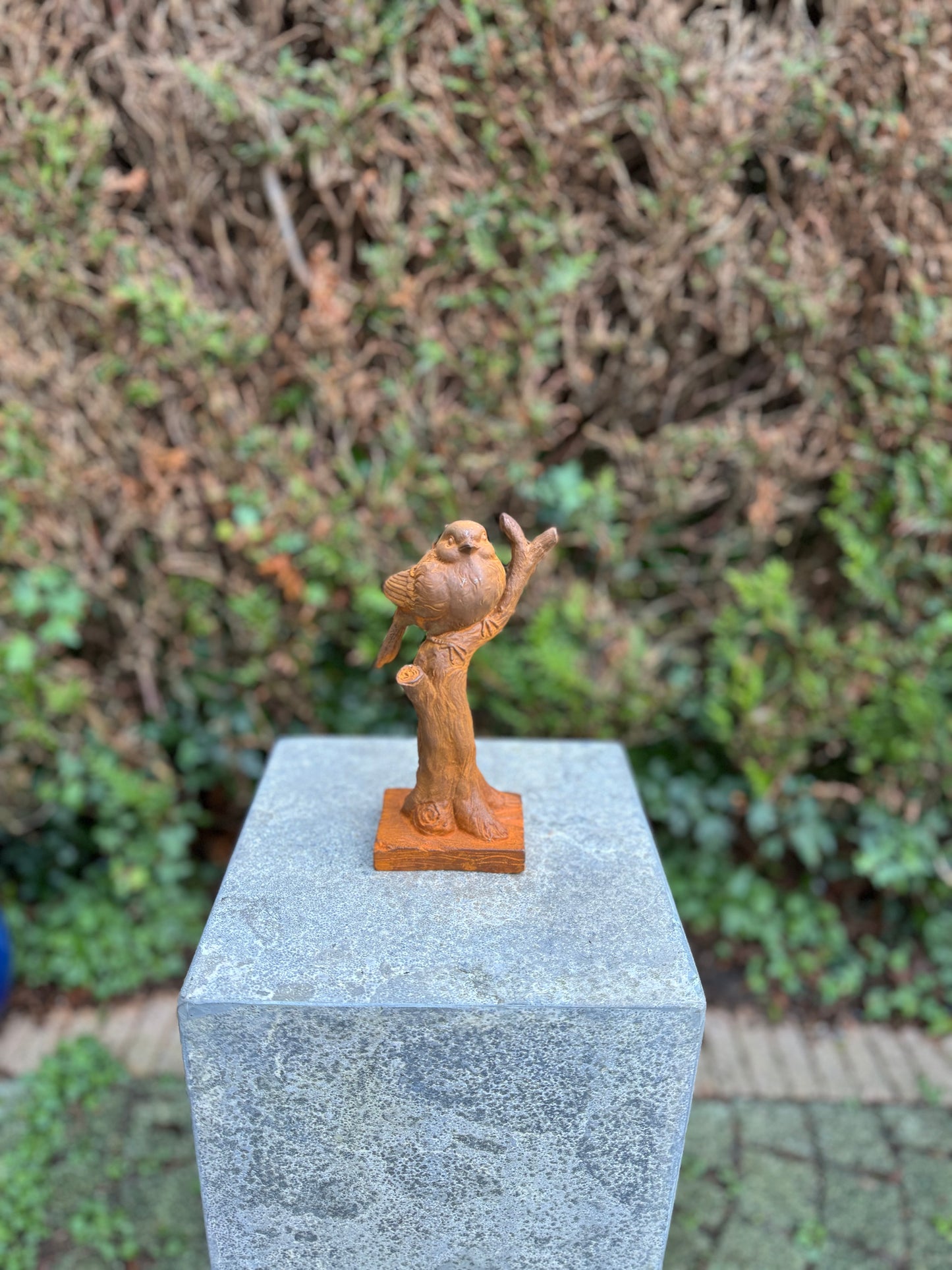 Perched Bird – Iron Sculpture. 19.4x10.7x8.3cm - 0.9Kg