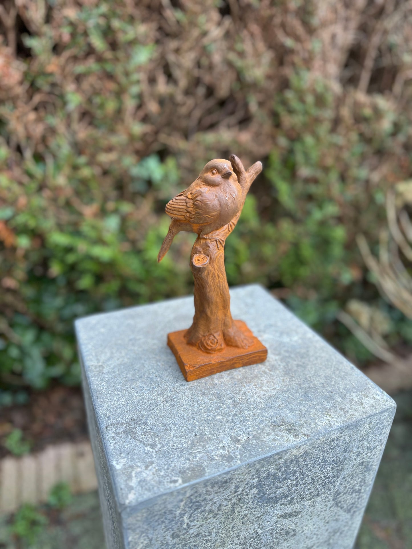 Perched Bird – Iron Sculpture. 19.4x10.7x8.3cm - 0.9Kg