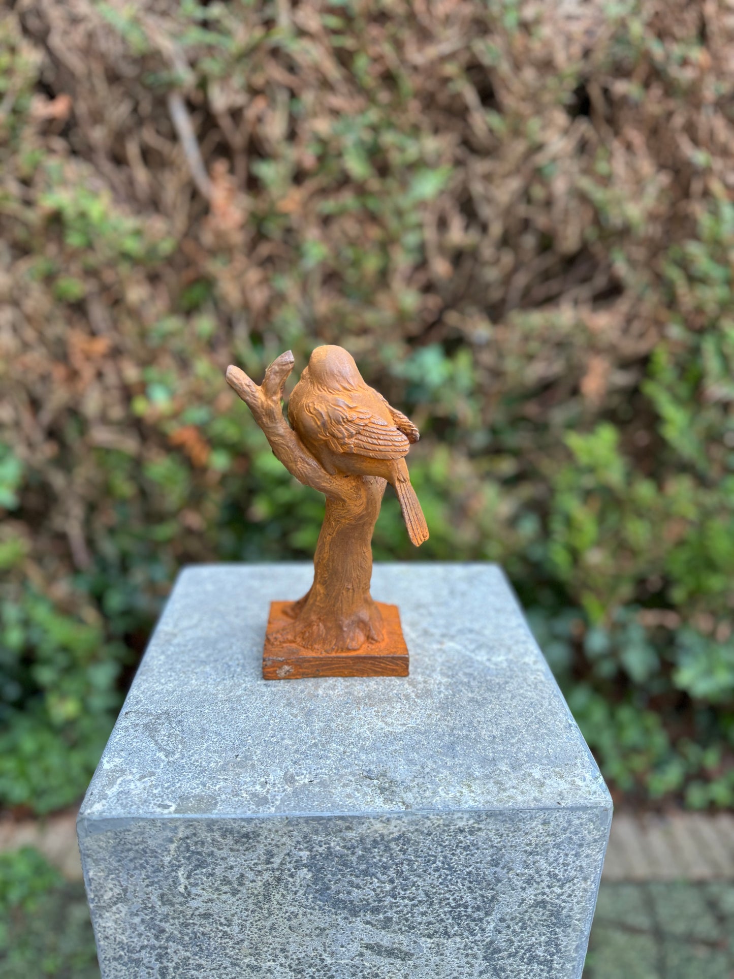 Perched Bird – Iron Sculpture. 19.4x10.7x8.3cm - 0.9Kg