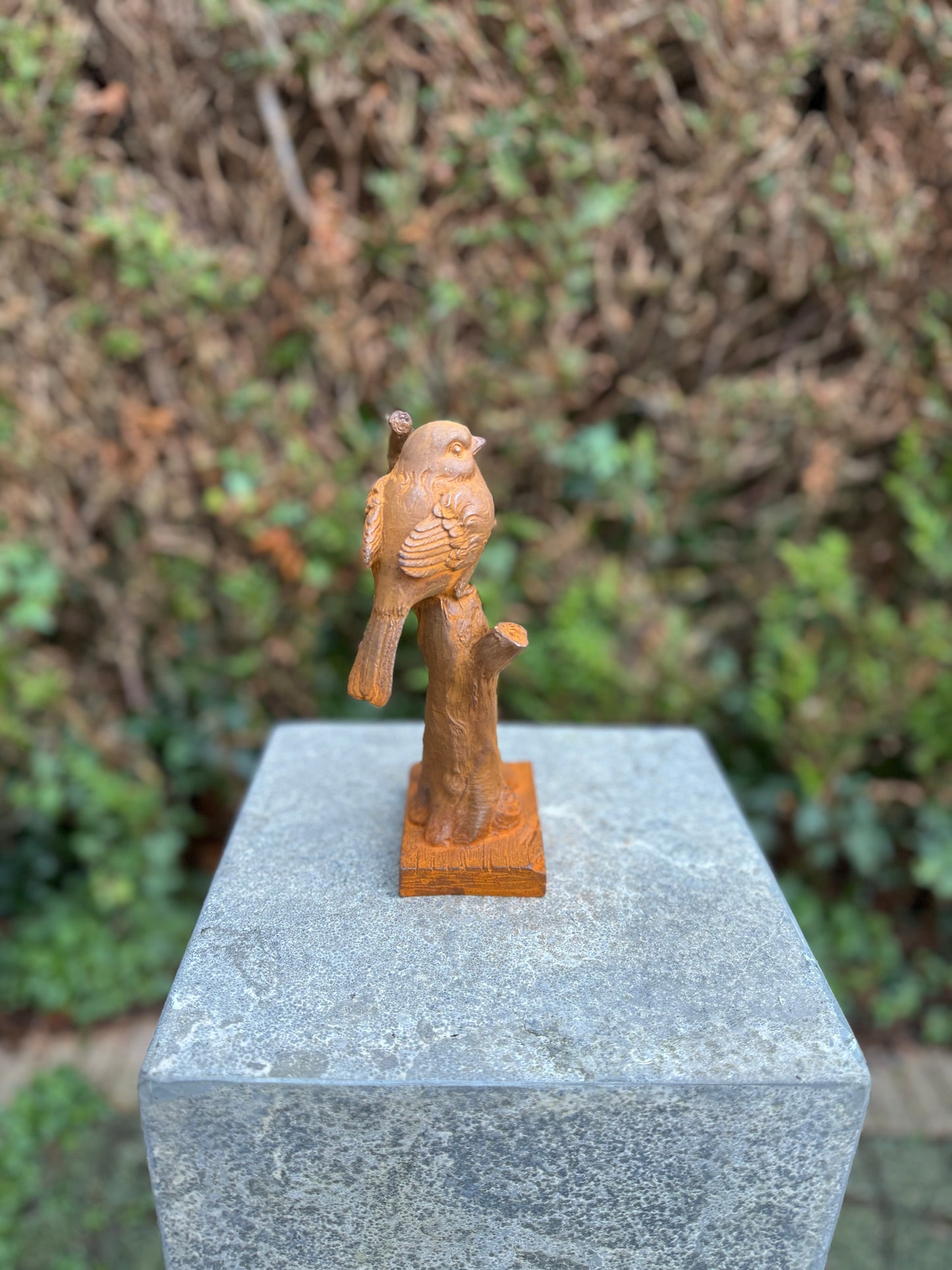 Perched Bird – Iron Sculpture. 19.4x10.7x8.3cm - 0.9Kg