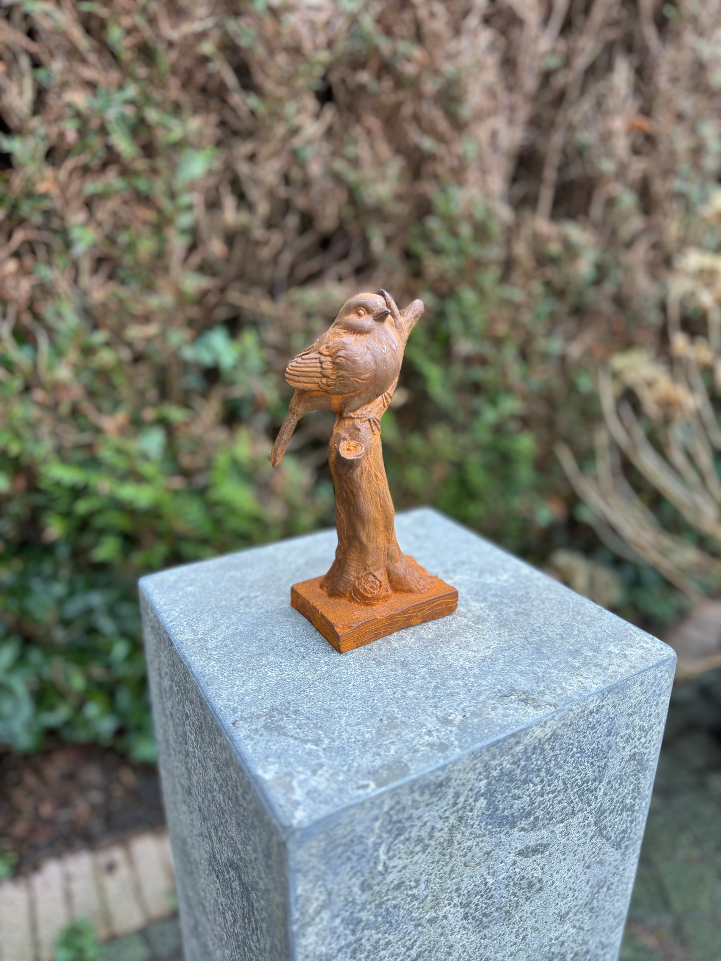 Perched Bird – Iron Sculpture. 19.4x10.7x8.3cm - 0.9Kg