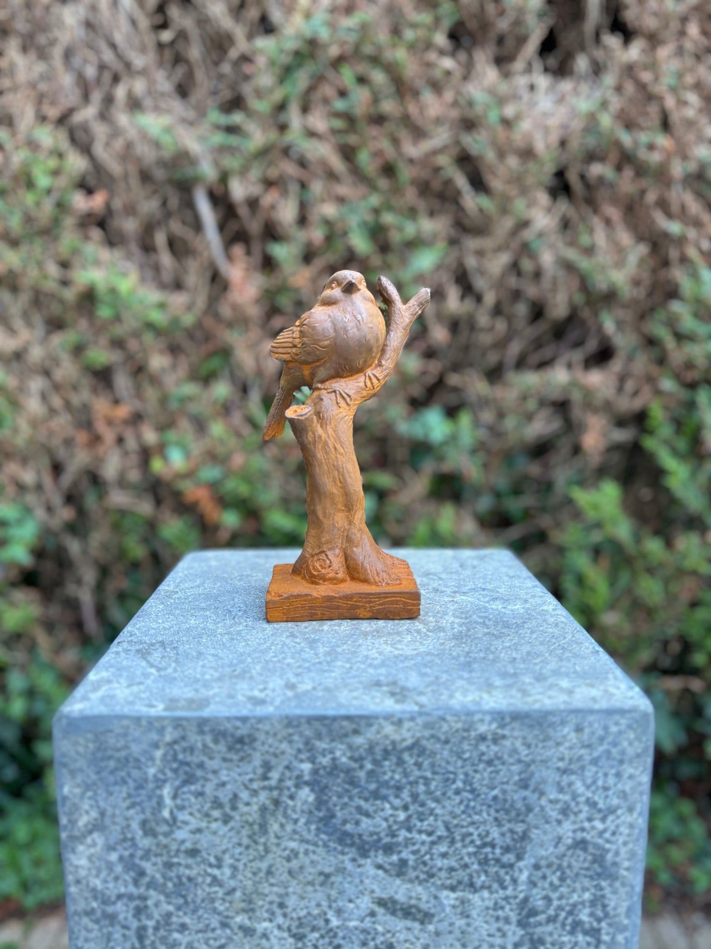Perched Bird – Iron Sculpture. 19.4x10.7x8.3cm - 0.9Kg