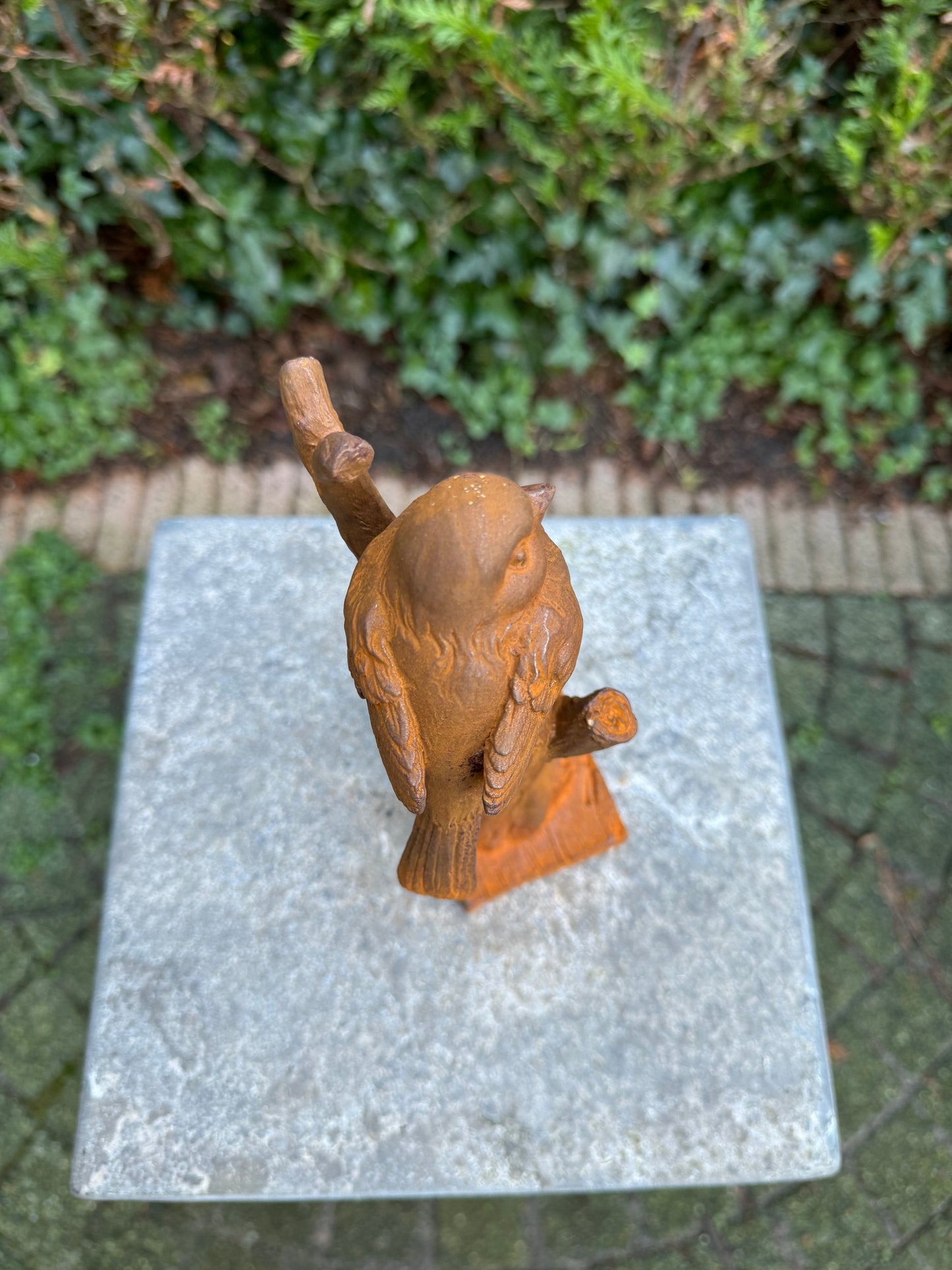 Perched Bird – Iron Sculpture. 19.4x10.7x8.3cm - 0.9Kg