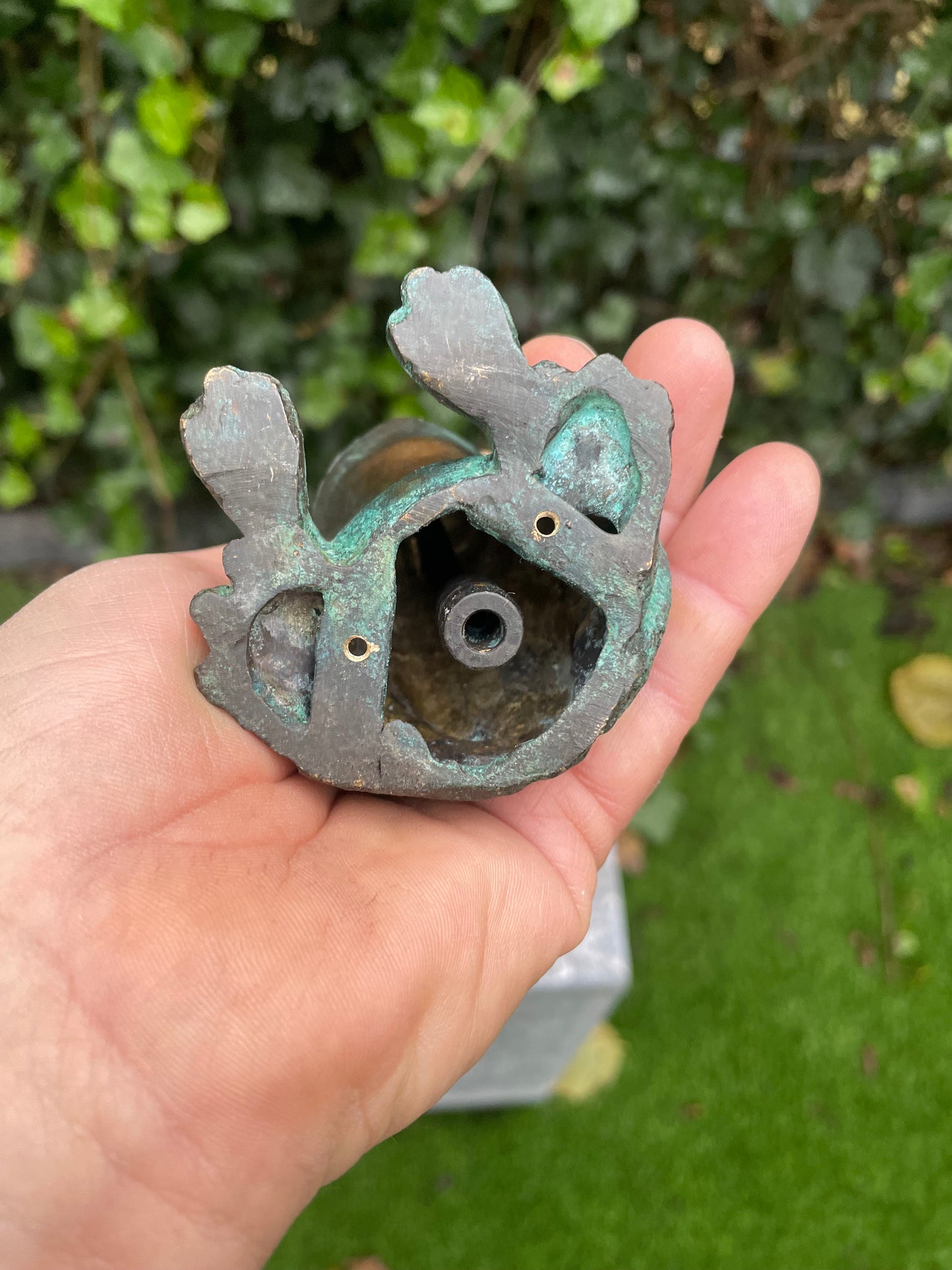 Mini Frog King – Bronze Sculpture. 8x7x7cm - 0.3Kg
