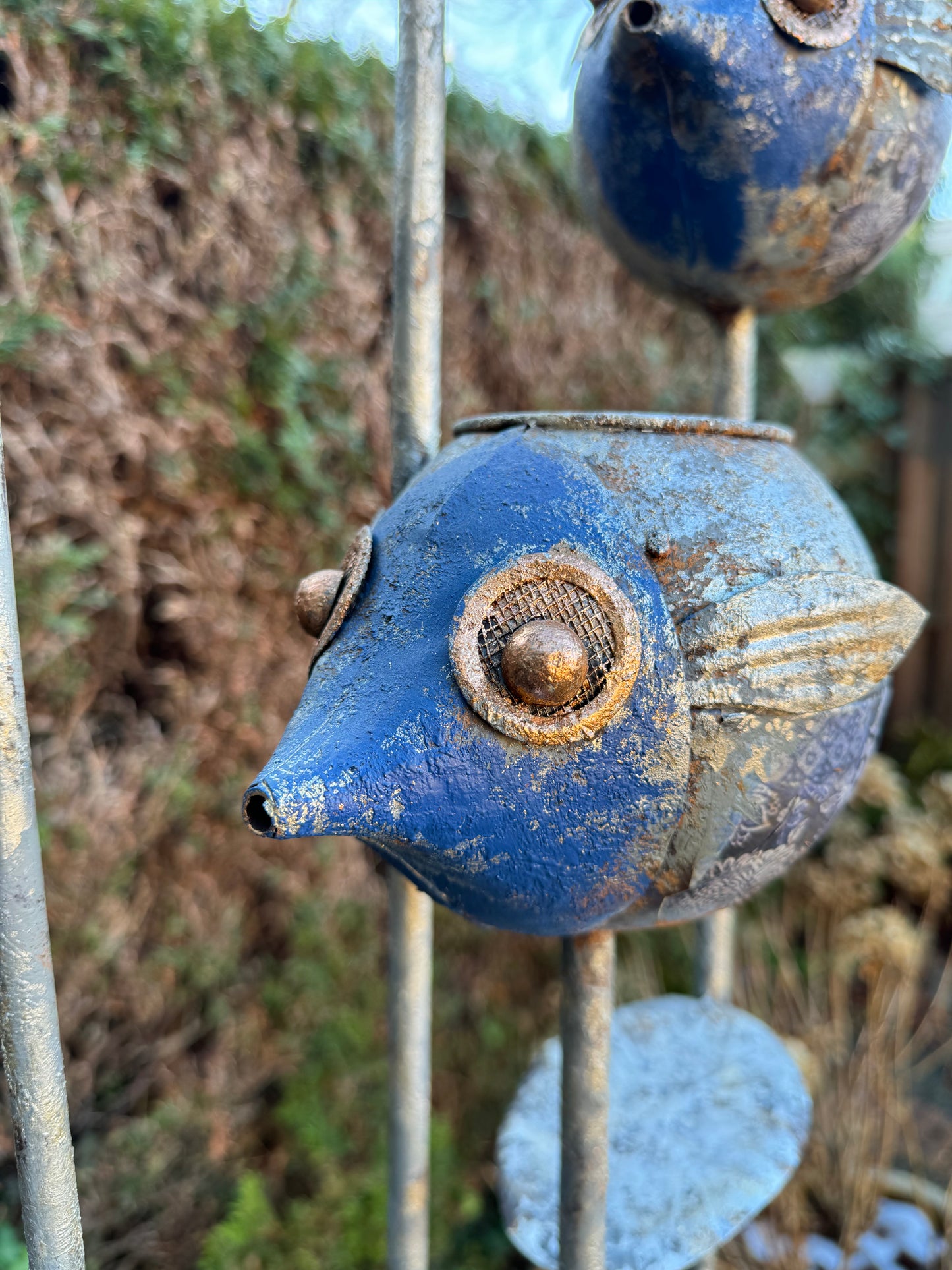 Swimming Fish – Iron Sculpture. 47x47x82cm - 5.1Kg