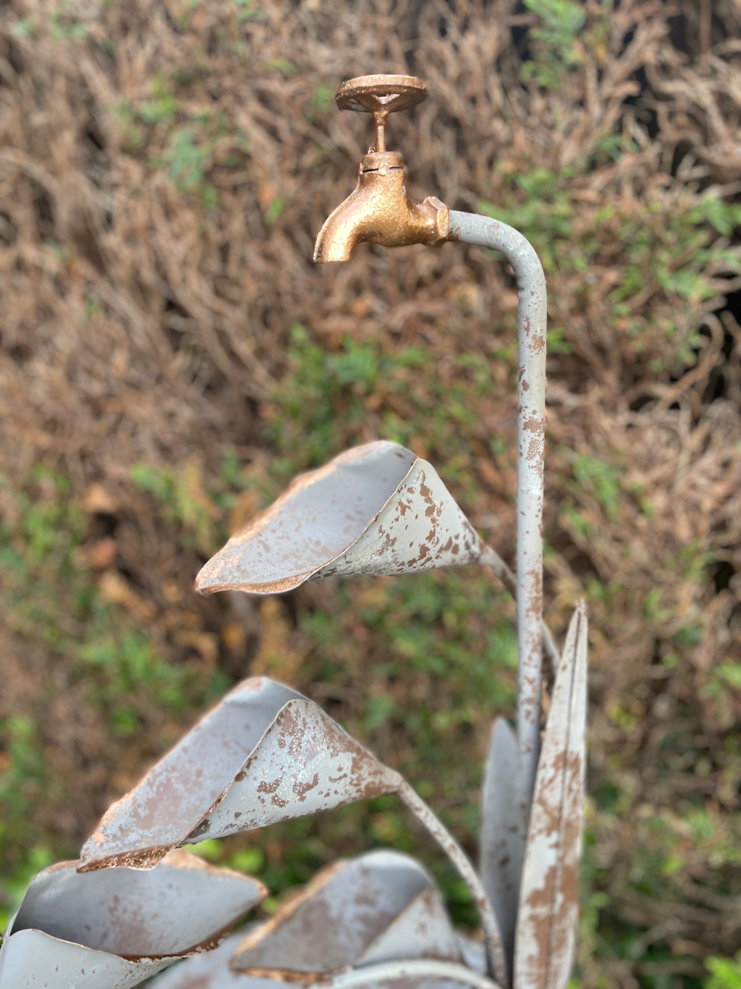 Cascade Leaves Fountain – Iron Sculpture. 47x47x82cm - 5.1Kg