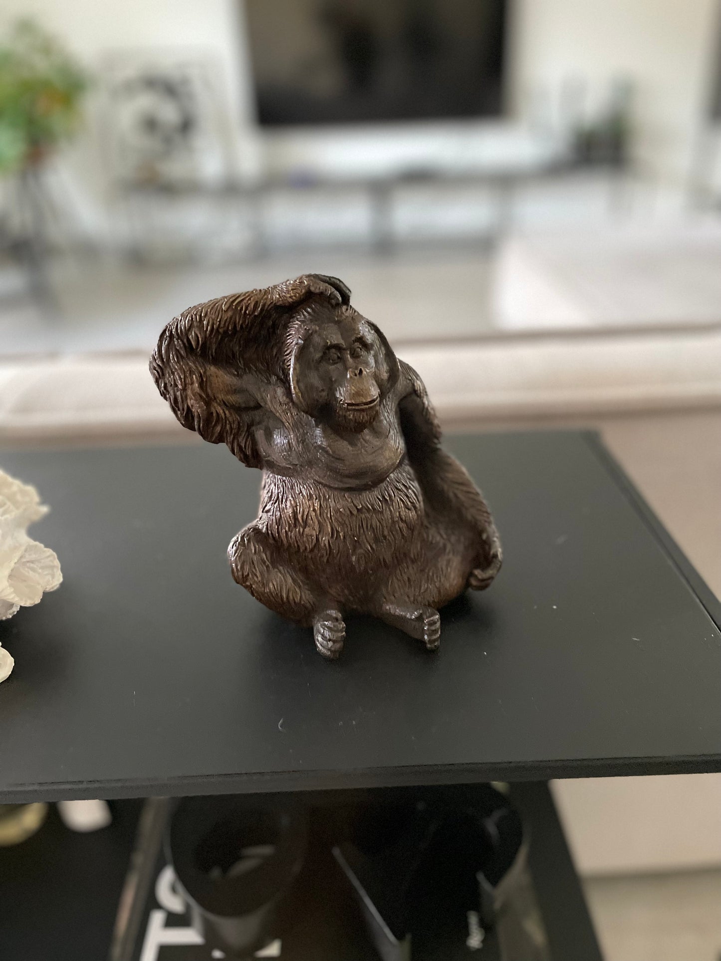Curious Orangutan – Bronze Sculpture. 16x10x14cm - 1.1Kg