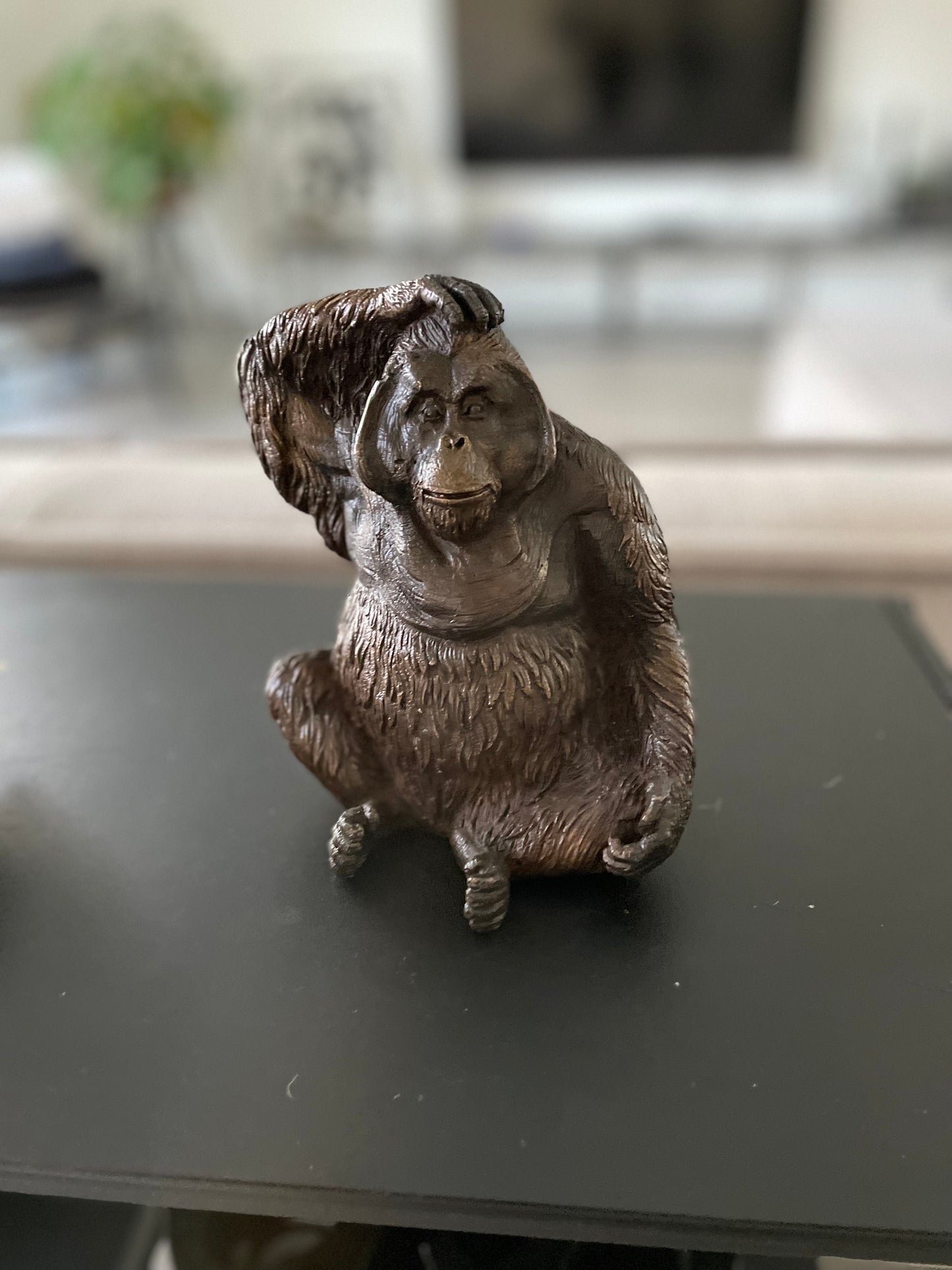 Curious Orangutan – Bronze Sculpture. 16x10x14cm - 1.1Kg