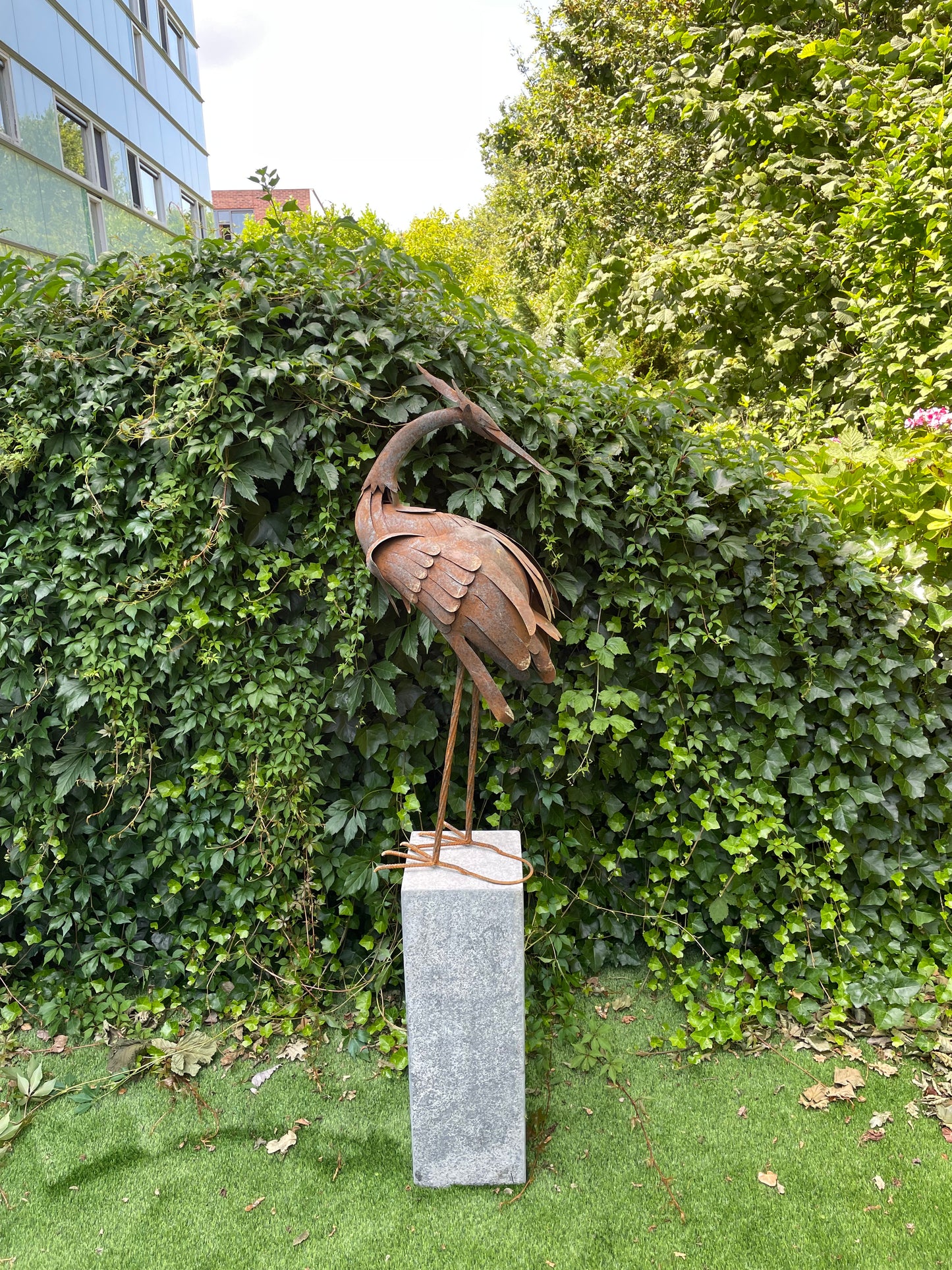 Graceful Heron – Iron Sculpture. 39x28x105cm