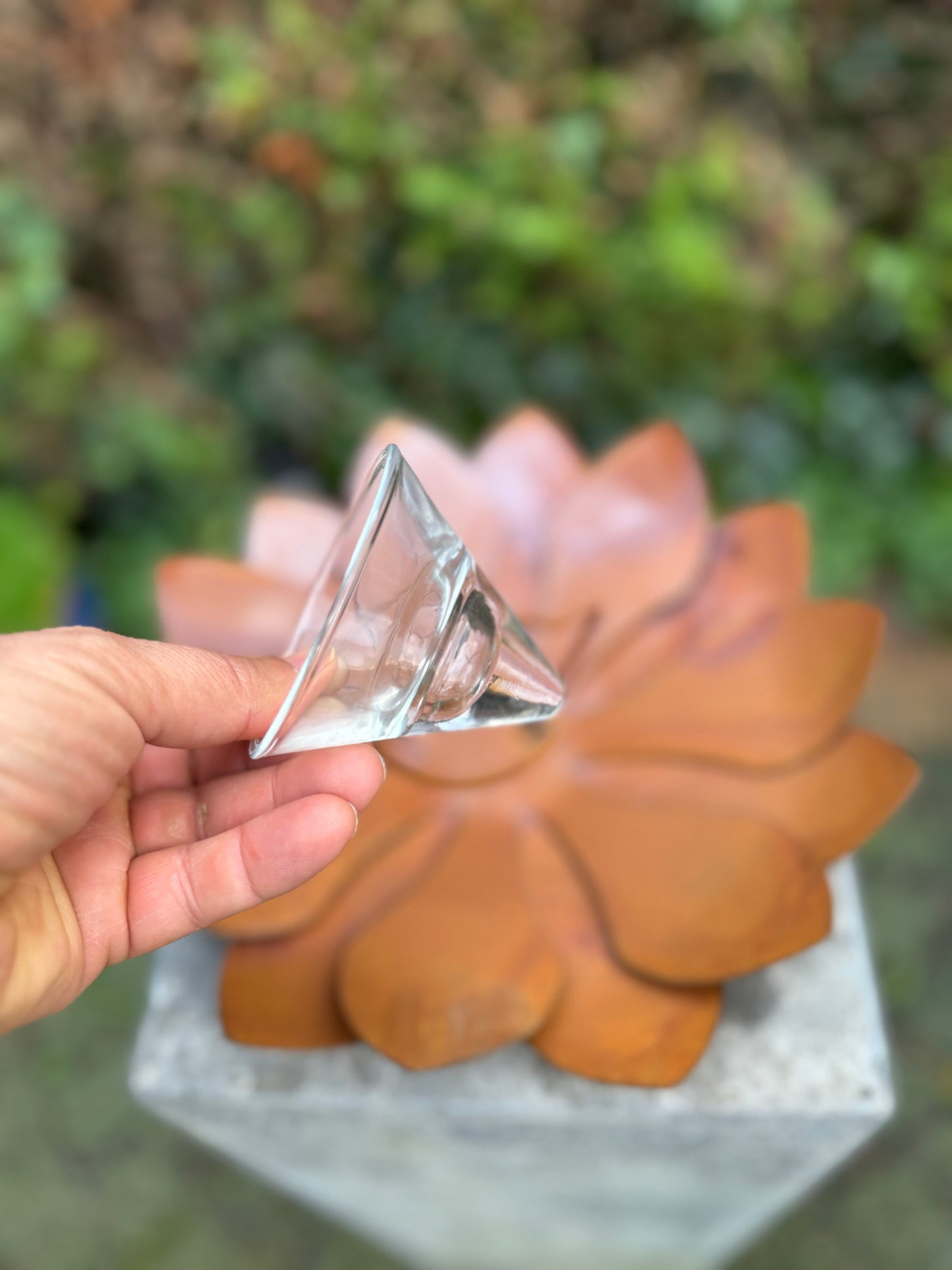 Lotus Bloom Bowl – Iron Sculpture. 25x25x10cm - 1Kg