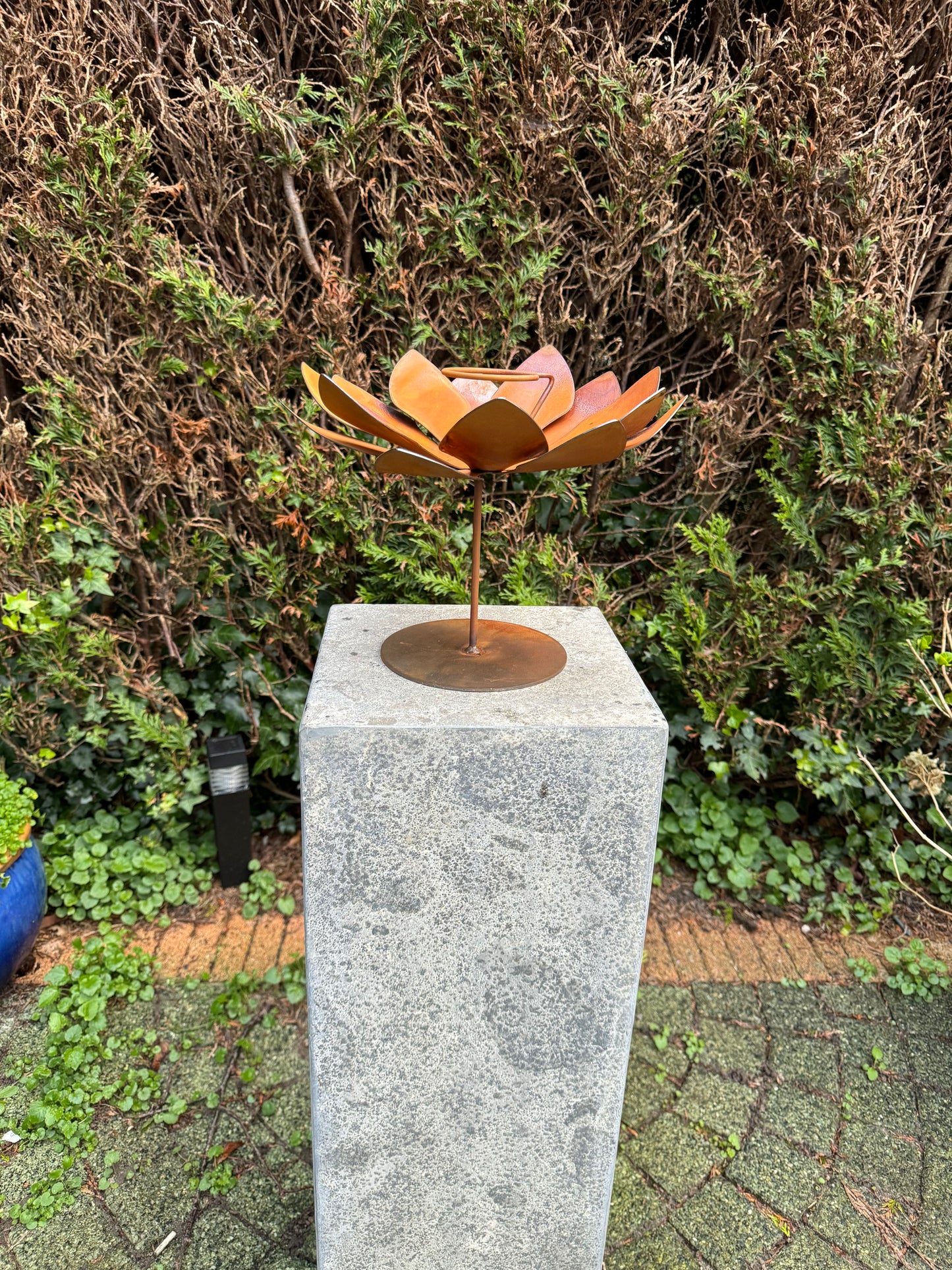 Lotus Flame Holder – Iron Sculpture. 25x25x25cm - 1Kg