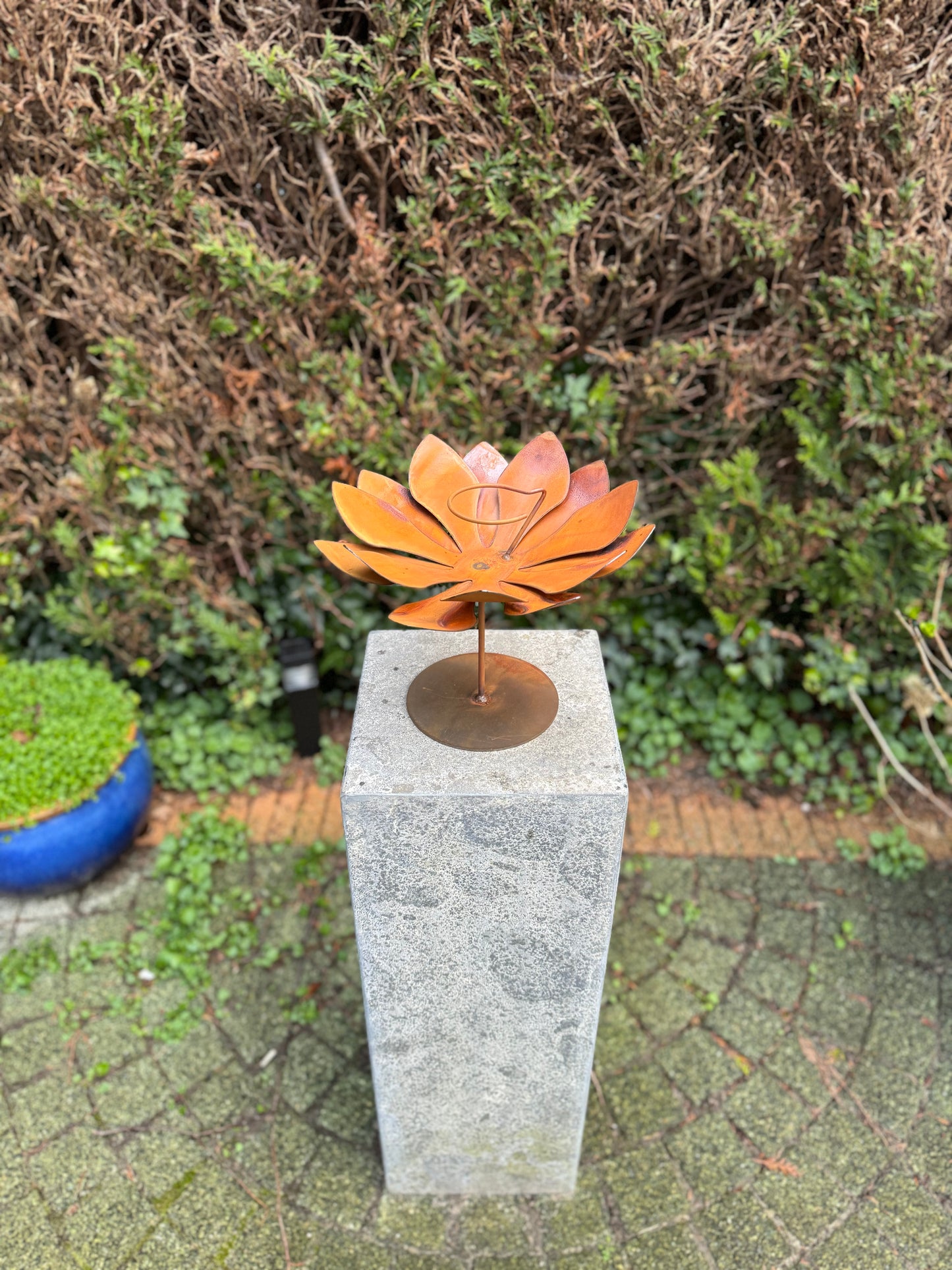 Lotus Flame Holder – Iron Sculpture. 25x25x25cm - 1Kg