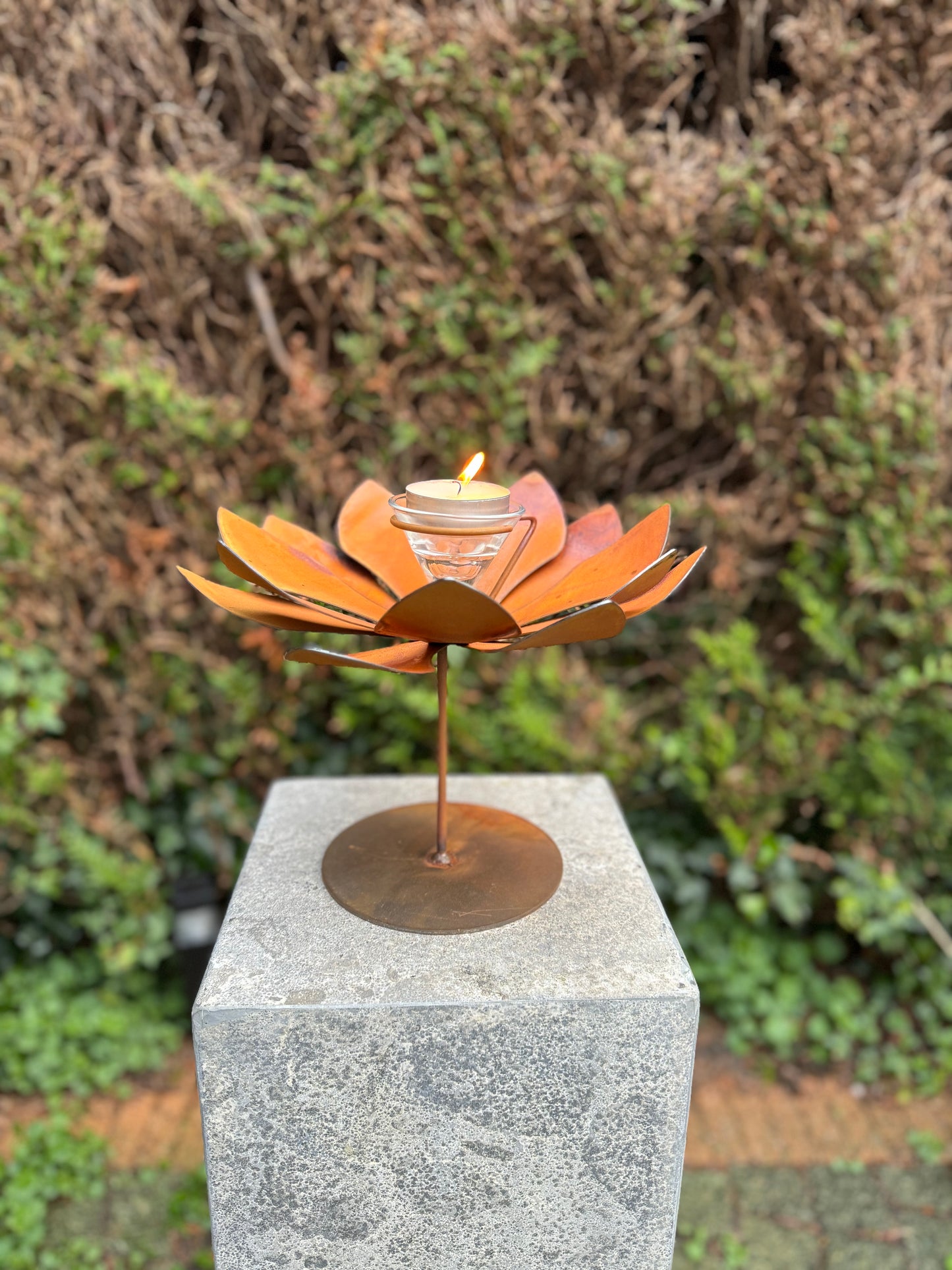 Lotus Flame Holder – Iron Sculpture. 25x25x25cm - 1Kg