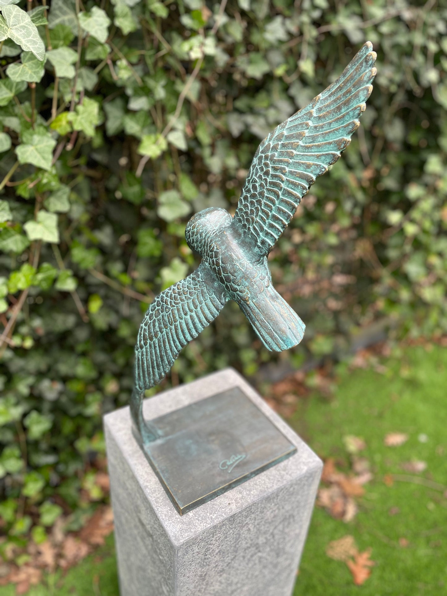 Flying Owl – Bronze Sculpture. 17x25x53cm - 4.1Kg