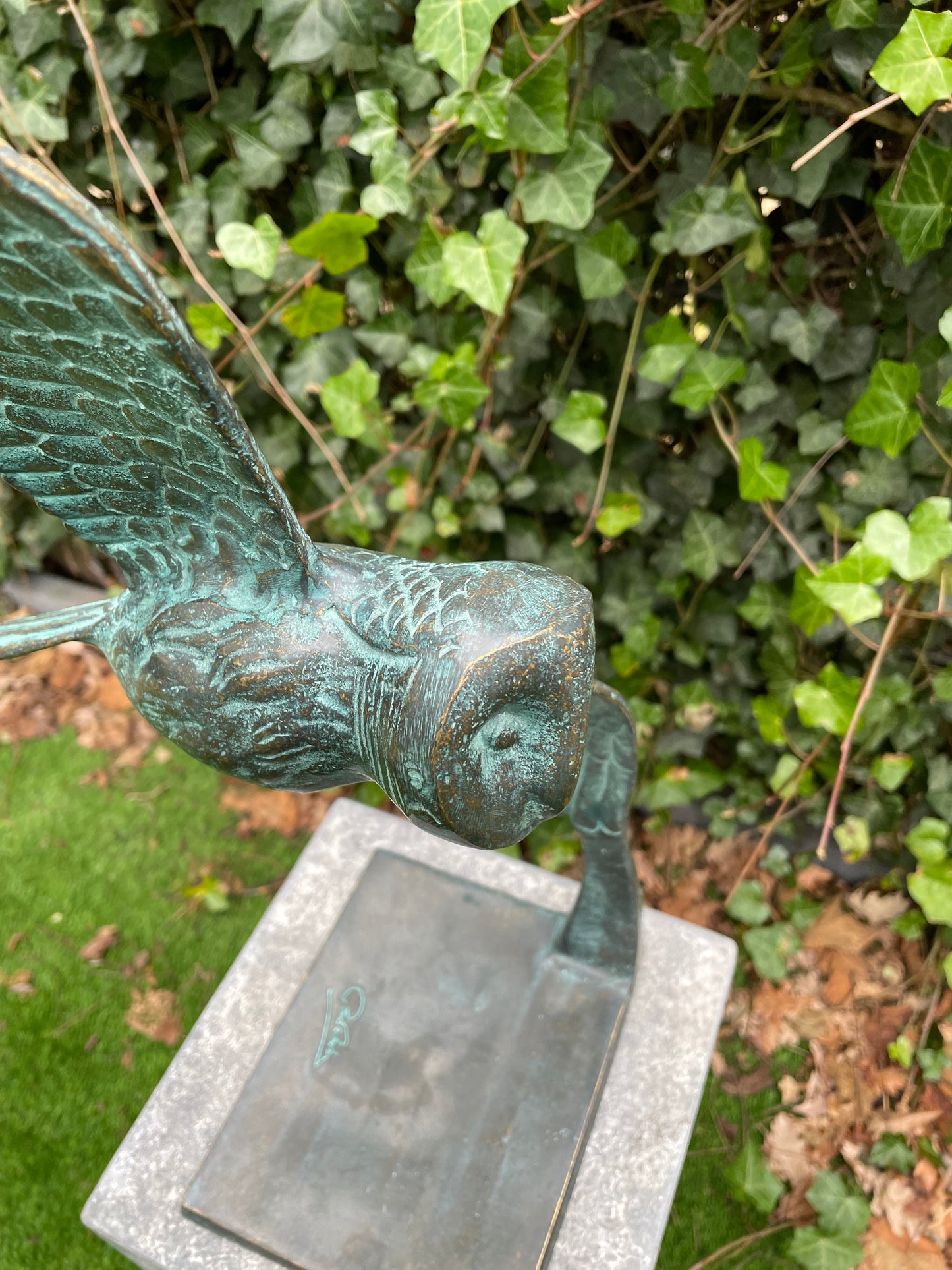 Flying Owl – Bronze Sculpture. 17x25x53cm - 4.1Kg