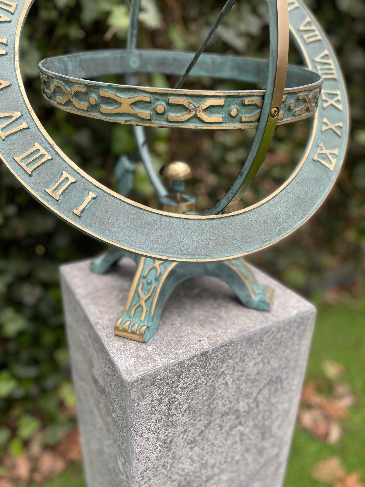 Roman Sundial – Bronze Sculpture. 50x40x42cm - 6.3Kg