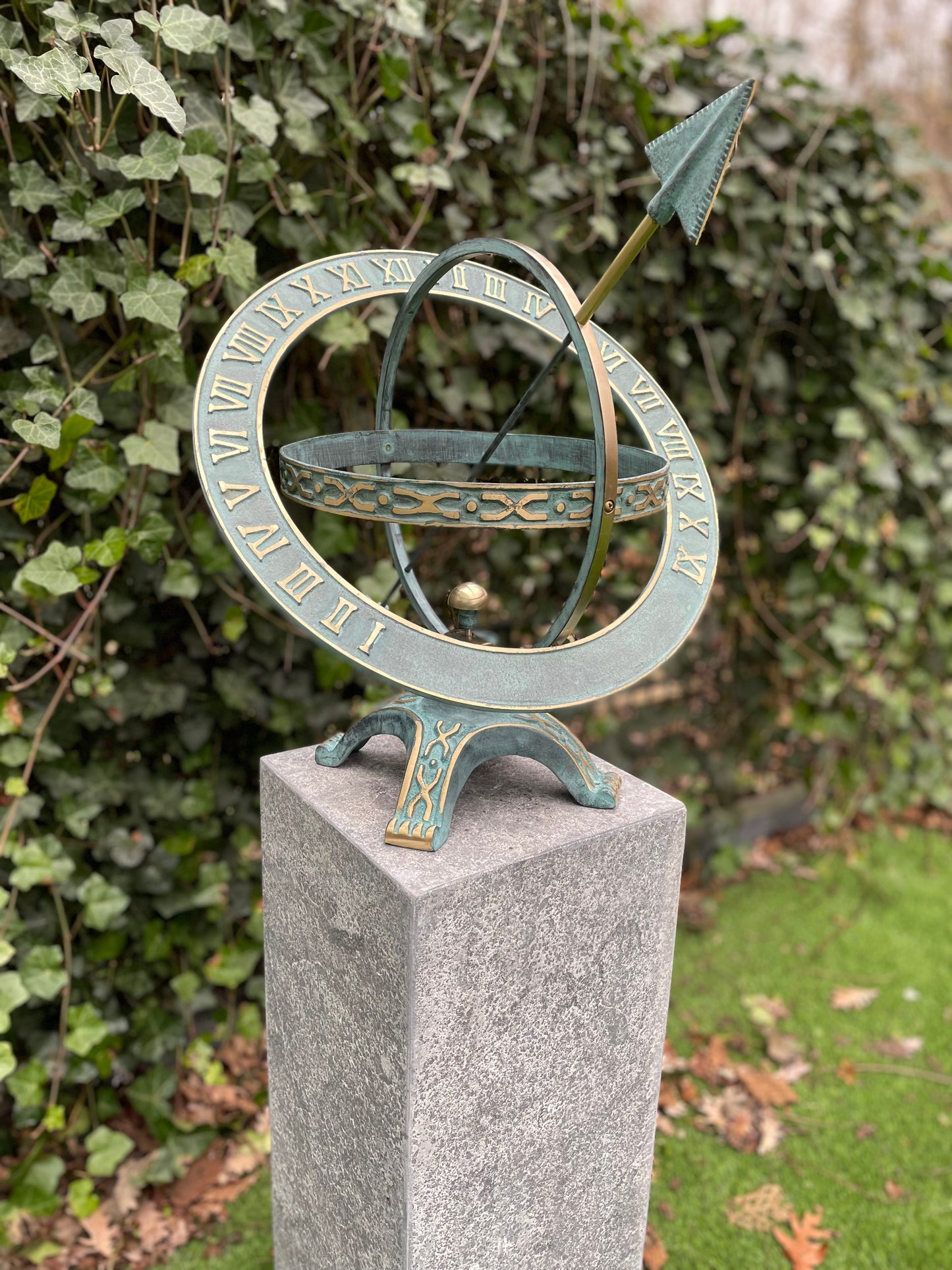 Roman Sundial – Bronze Sculpture. 50x40x42cm - 6.3Kg