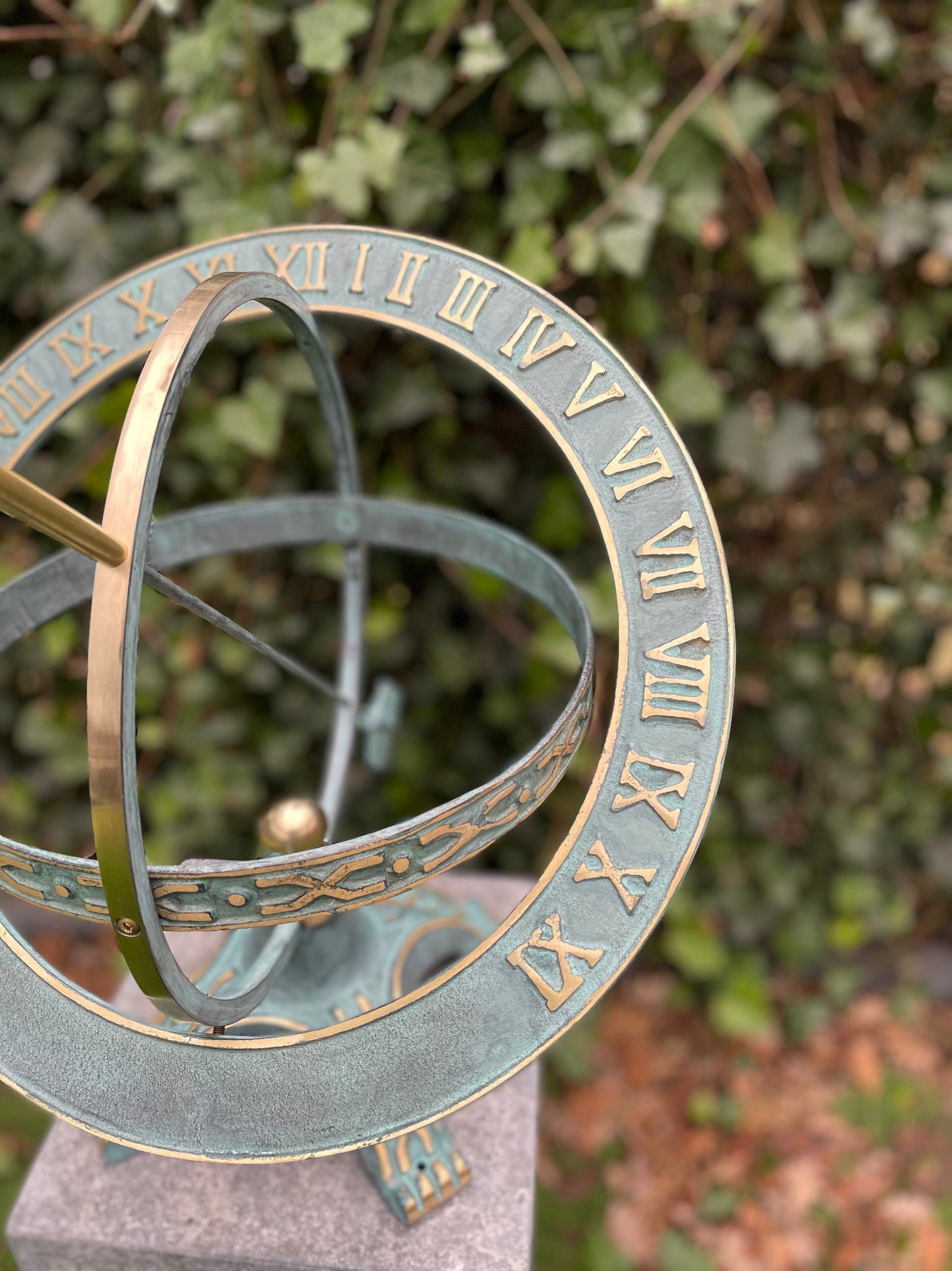 Roman Sundial – Bronze Sculpture. 50x40x42cm - 6.3Kg