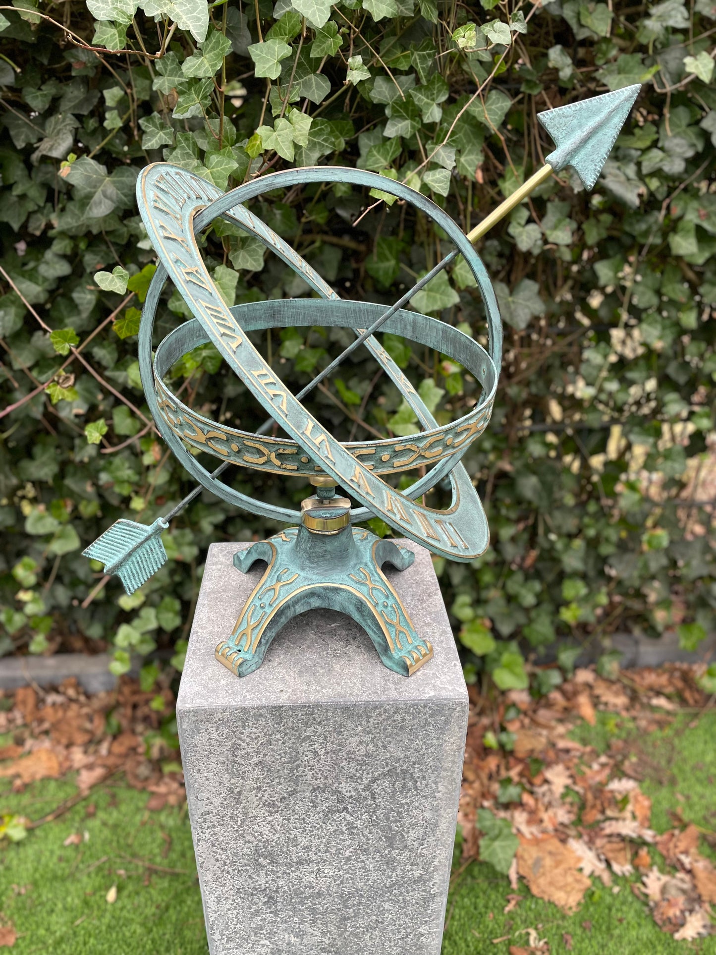 Roman Sundial – Bronze Sculpture. 50x40x42cm - 6.3Kg